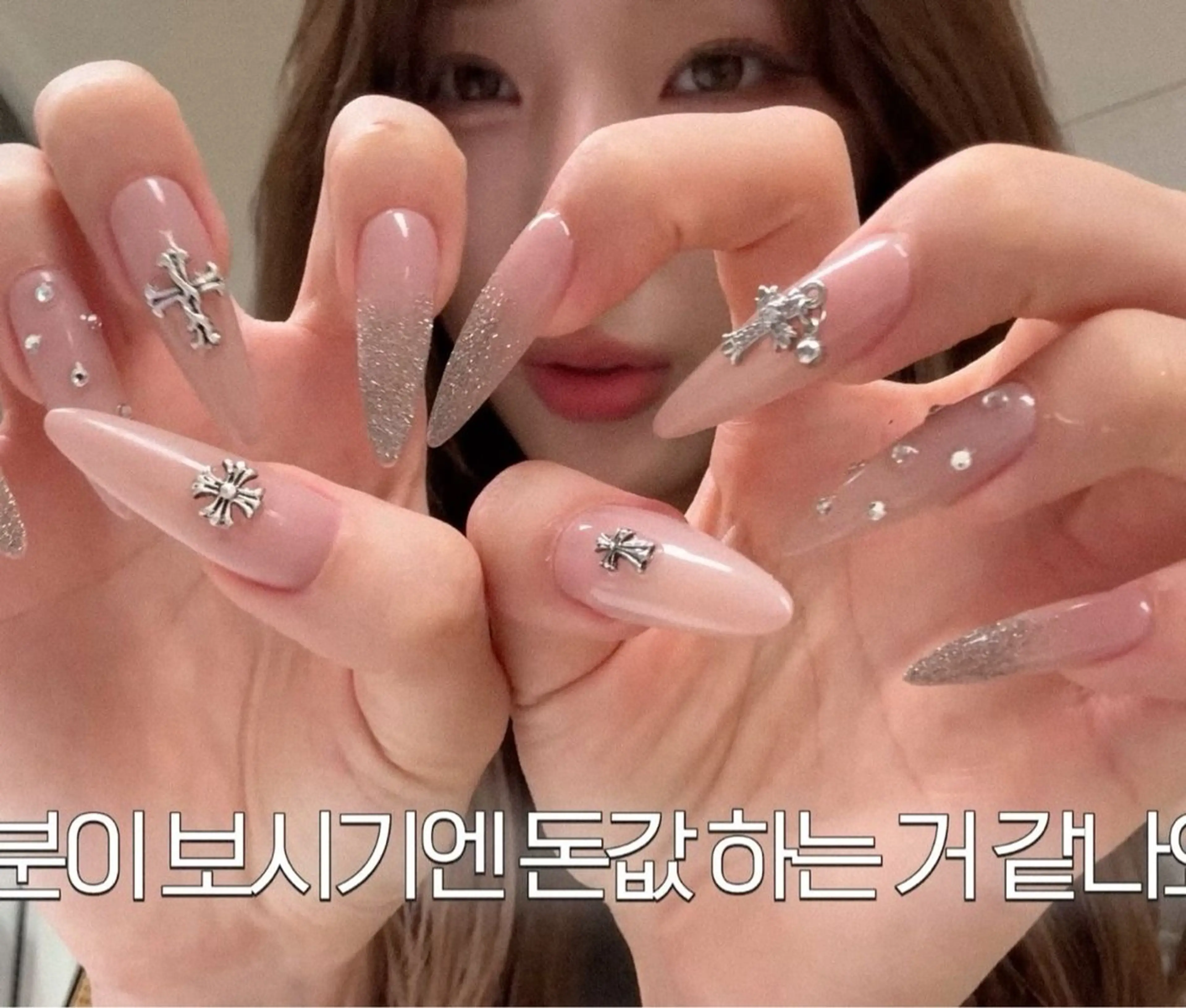 ネイル キラキラネイル 韓国ネイル シンプルネイル ワンホンネイル ハンドネイル MEI Nailのネイルデザイン
