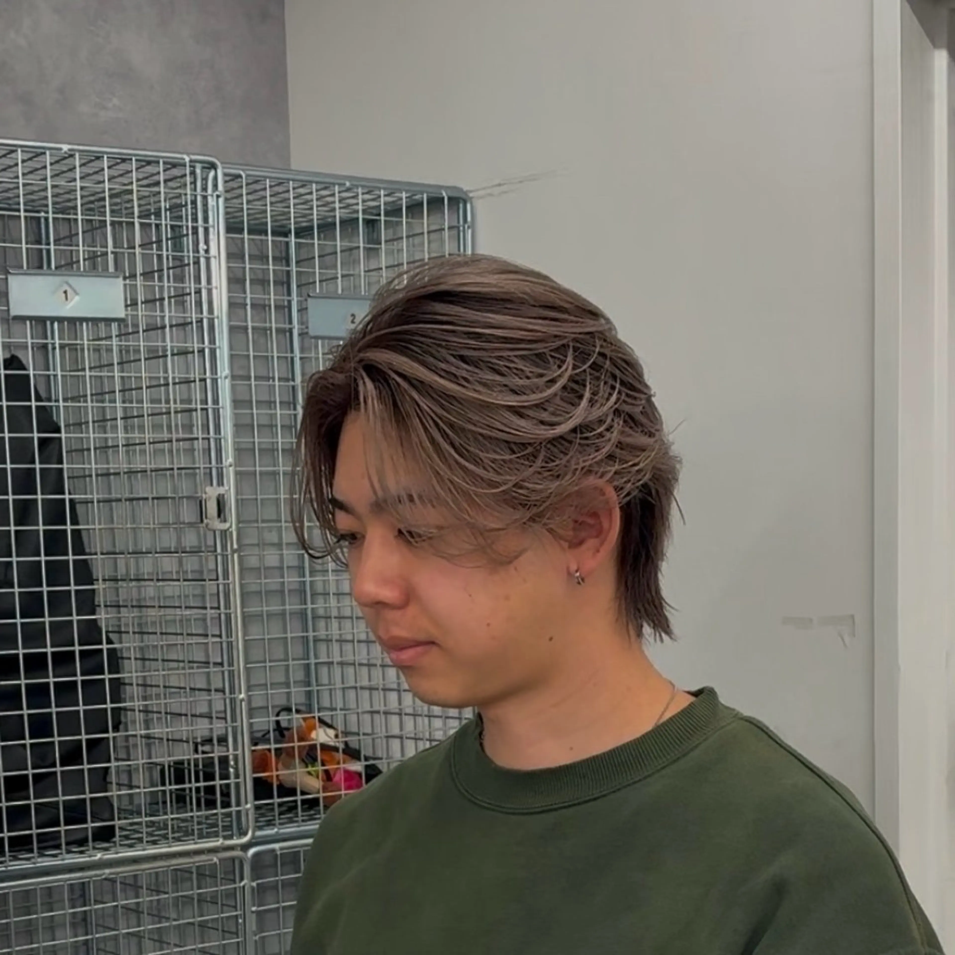 ミディアム メンズバレイヤージュ 🔥メンズカット🔥のヘアスタイル