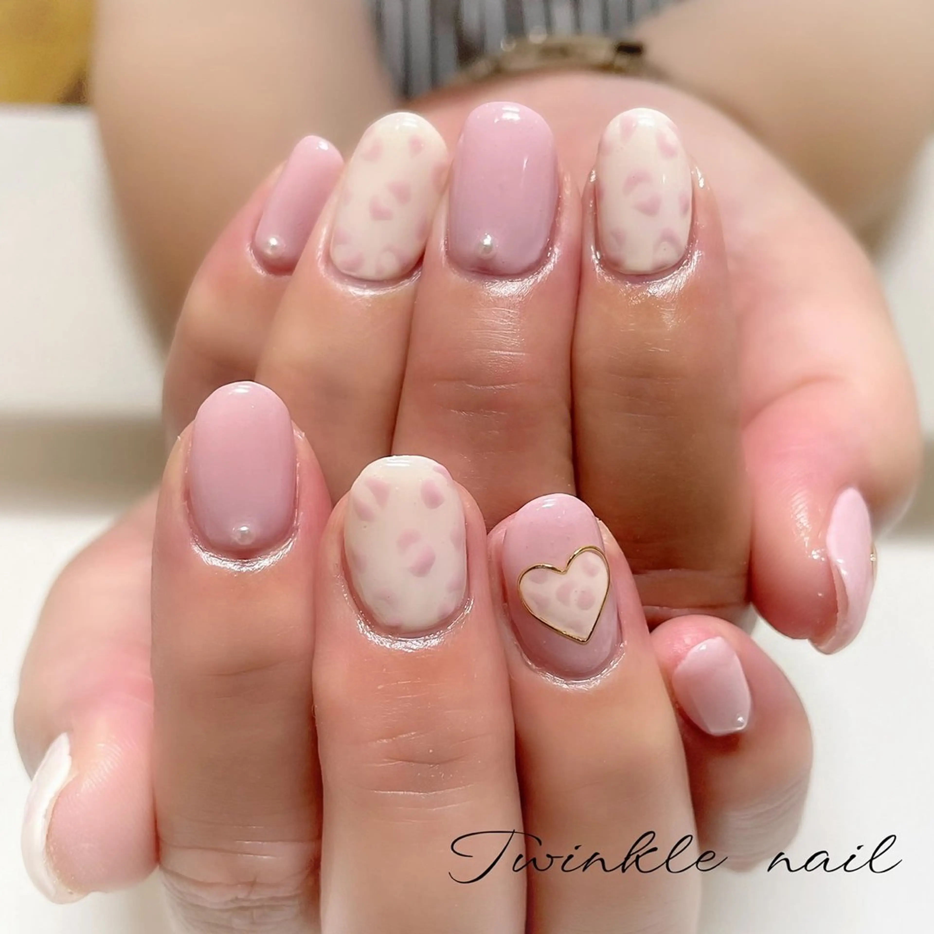 ネイル ハンドネイル ハンドケア 中井 綾香の眉毛・アイブロウイメージ