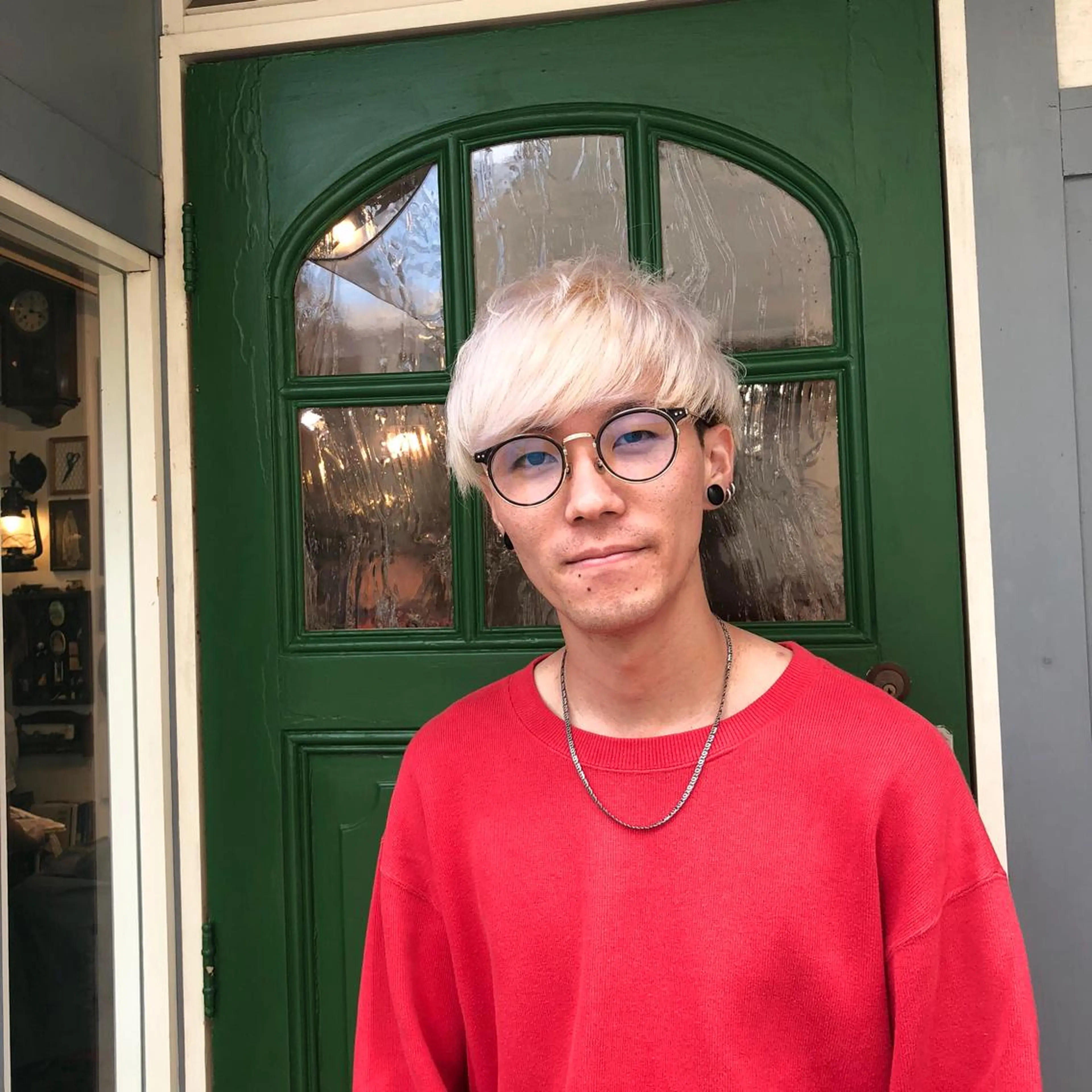 ショート カラー メンズ メンズブリーチ ブリーチ ケアブリーチ シルバー ホワイトシルバー カット ヘアカラー トリートメント ヘッドスパ BRITS 渡辺 菜々子のヘアスタイル