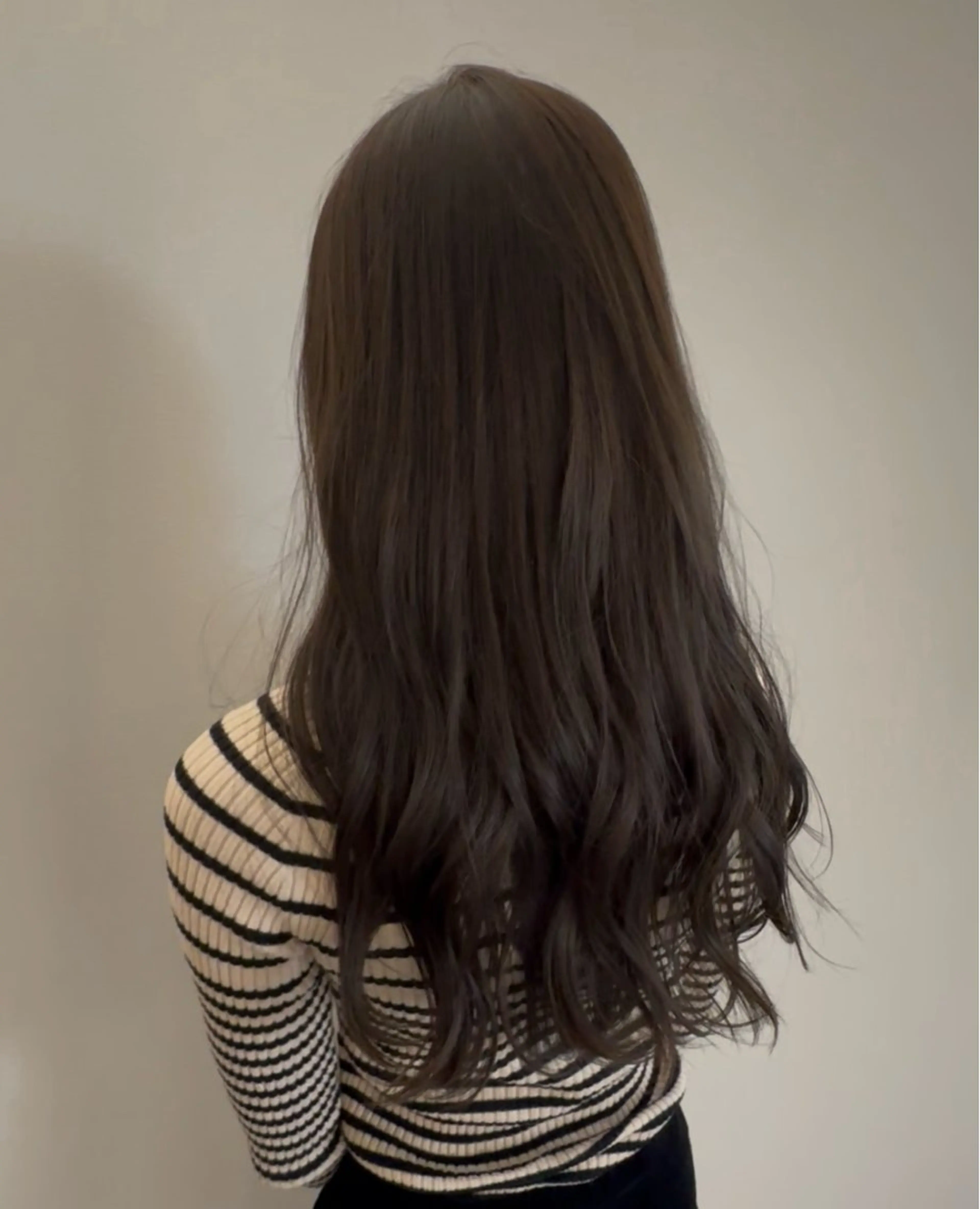 カラー 透明感カラー グレージュ オリーブグレージュ オリーブグレー 加賀美 幸乃のヘアスタイル