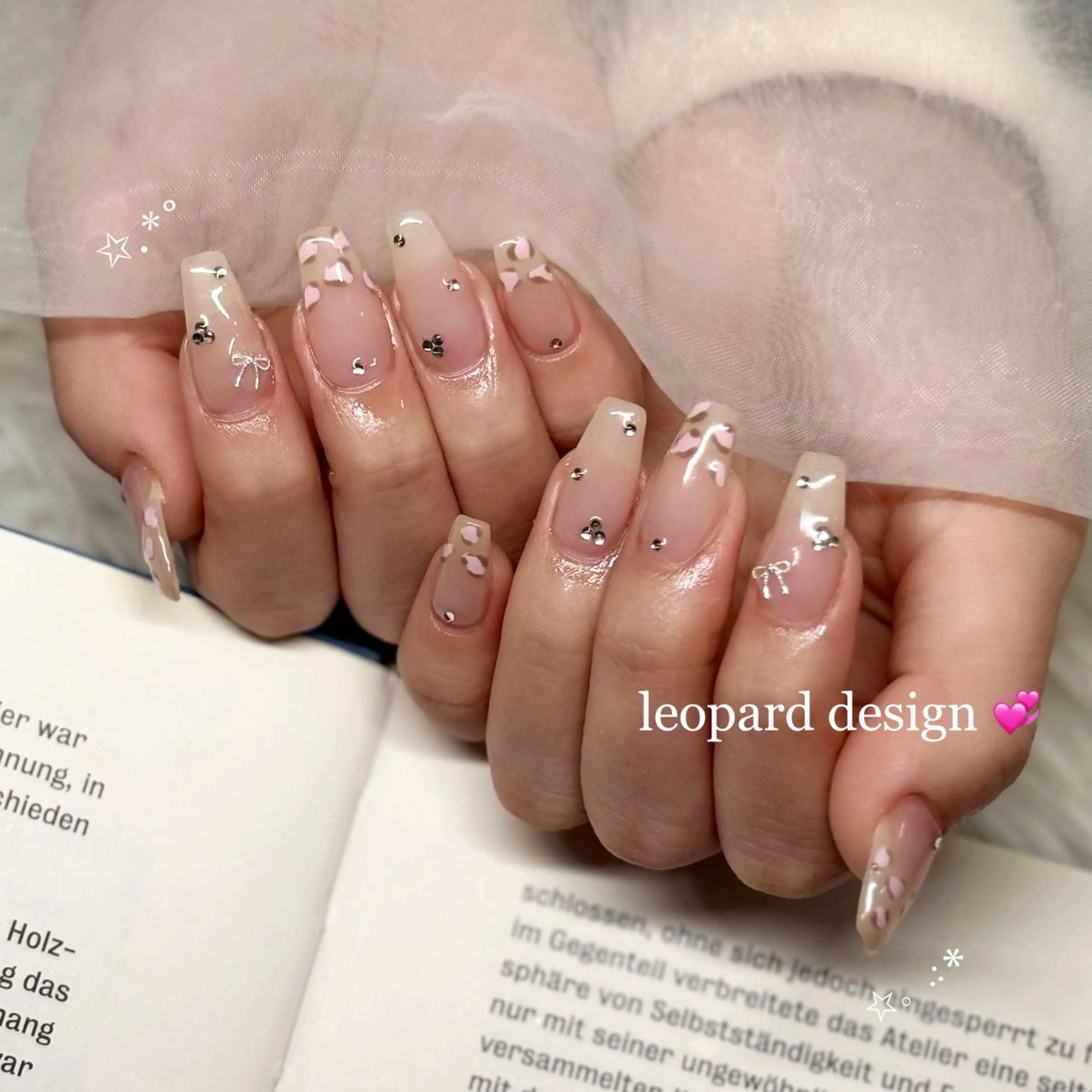 ✨【休日限定】【持ち込み大歓迎◎】ジェル60分アートし放題！オフ無料◎パラジェル変更+700円の写真