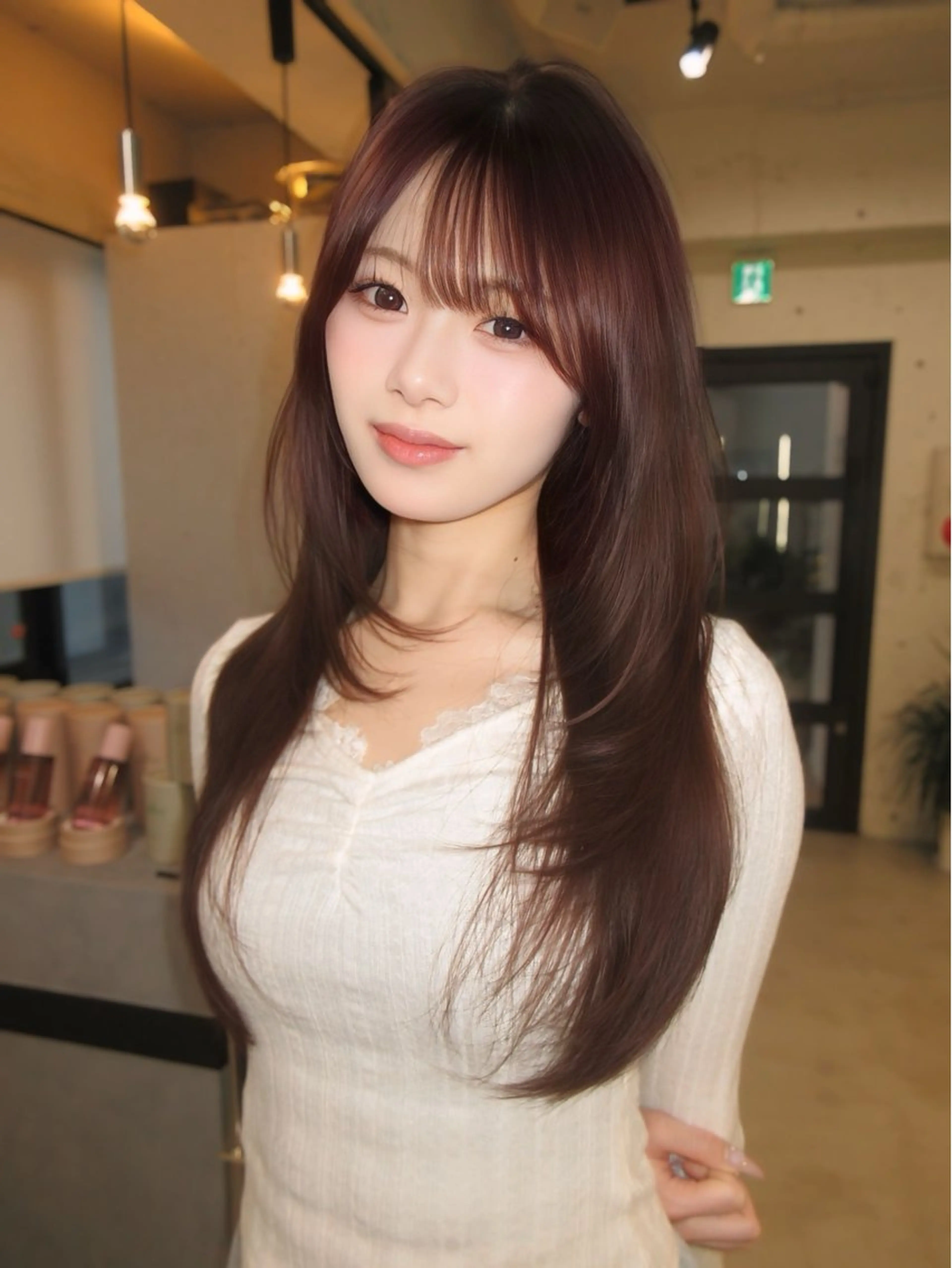 ロング カラー ヘアカラー レイヤーカット 透明感カラーのヘアスタイル