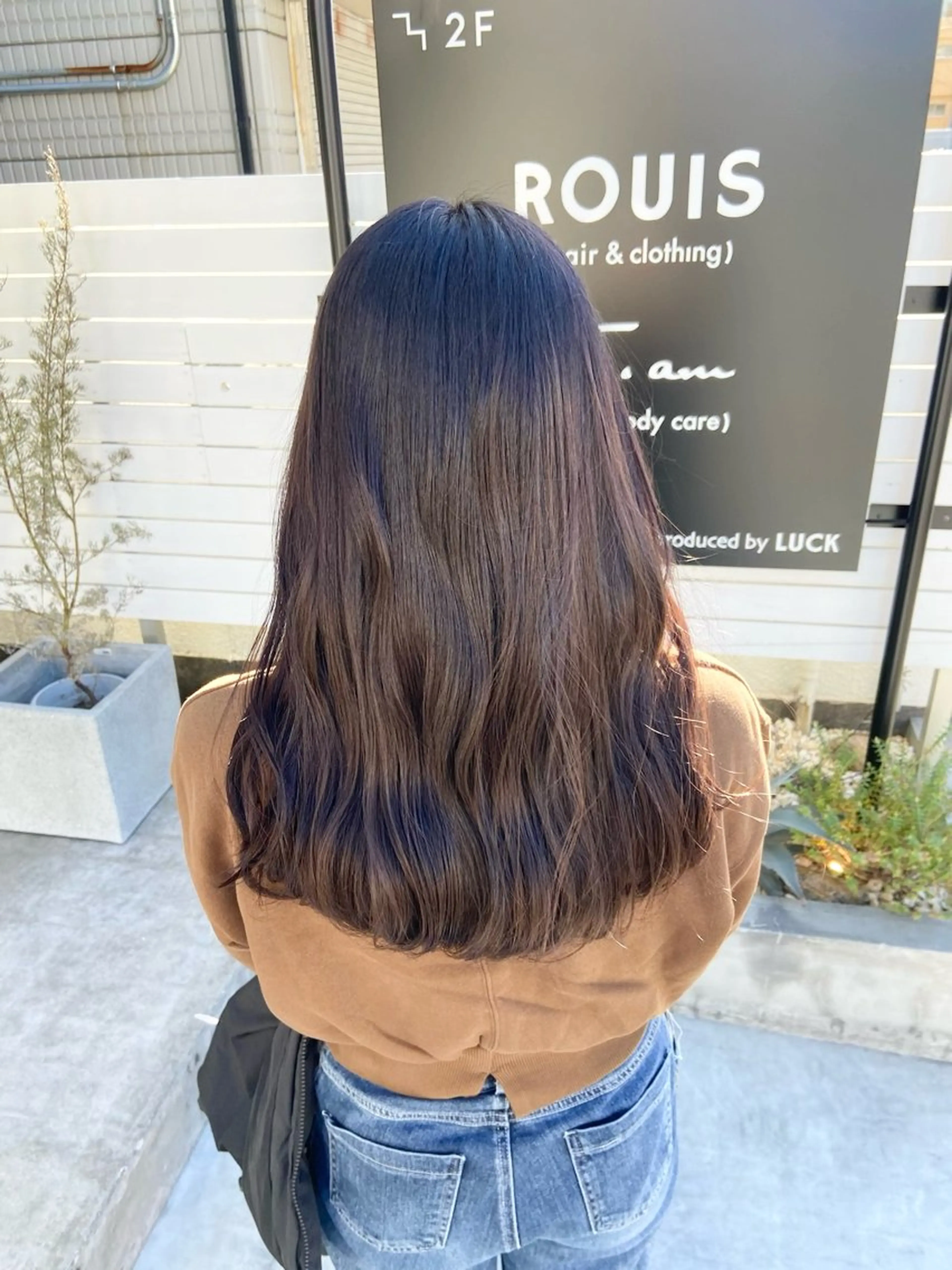 セミロング 牧田 彩香のヘアスタイル