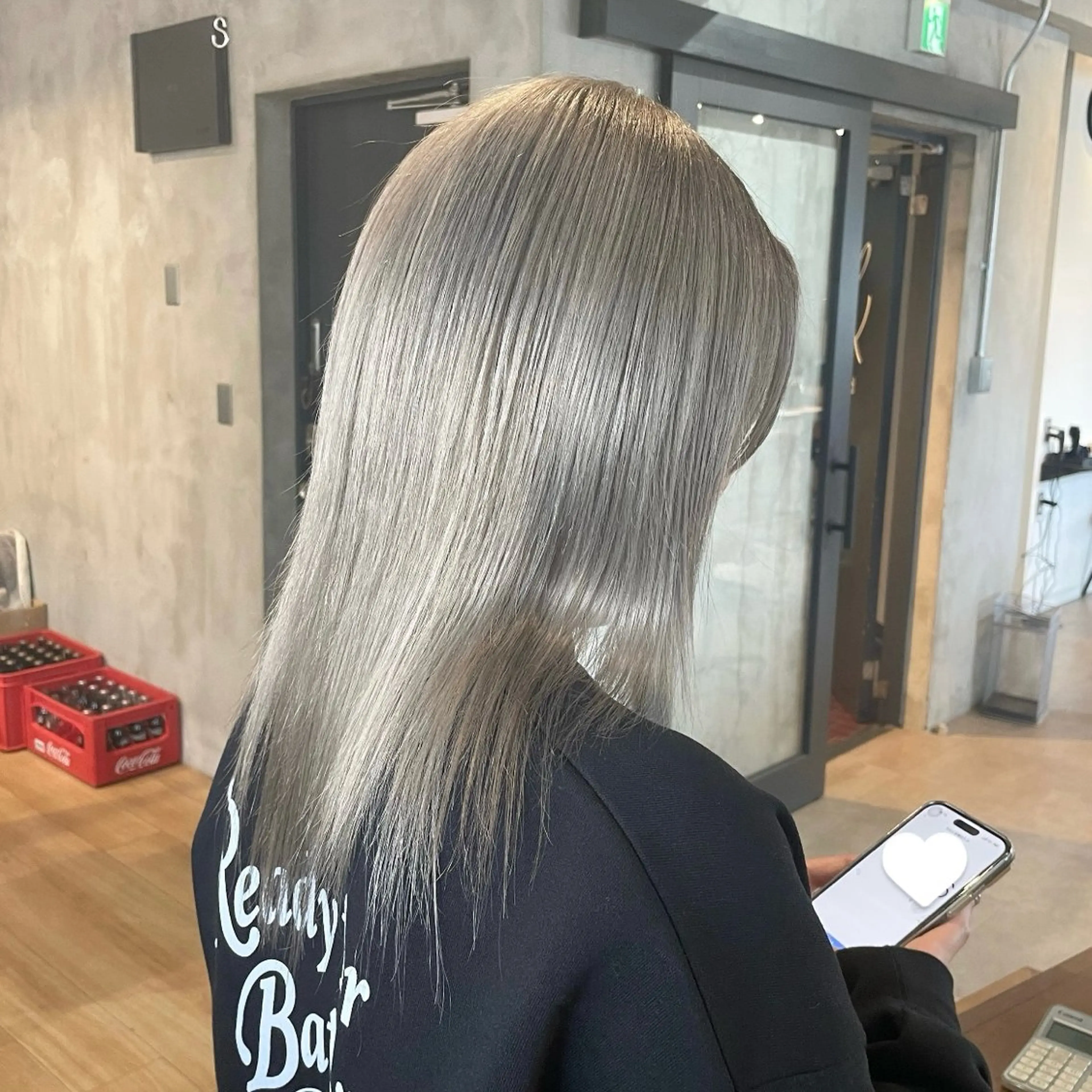 ミディアム カラー シルバー ヘアカラー トリートメント Koko . 【高円寺】のヘアスタイル