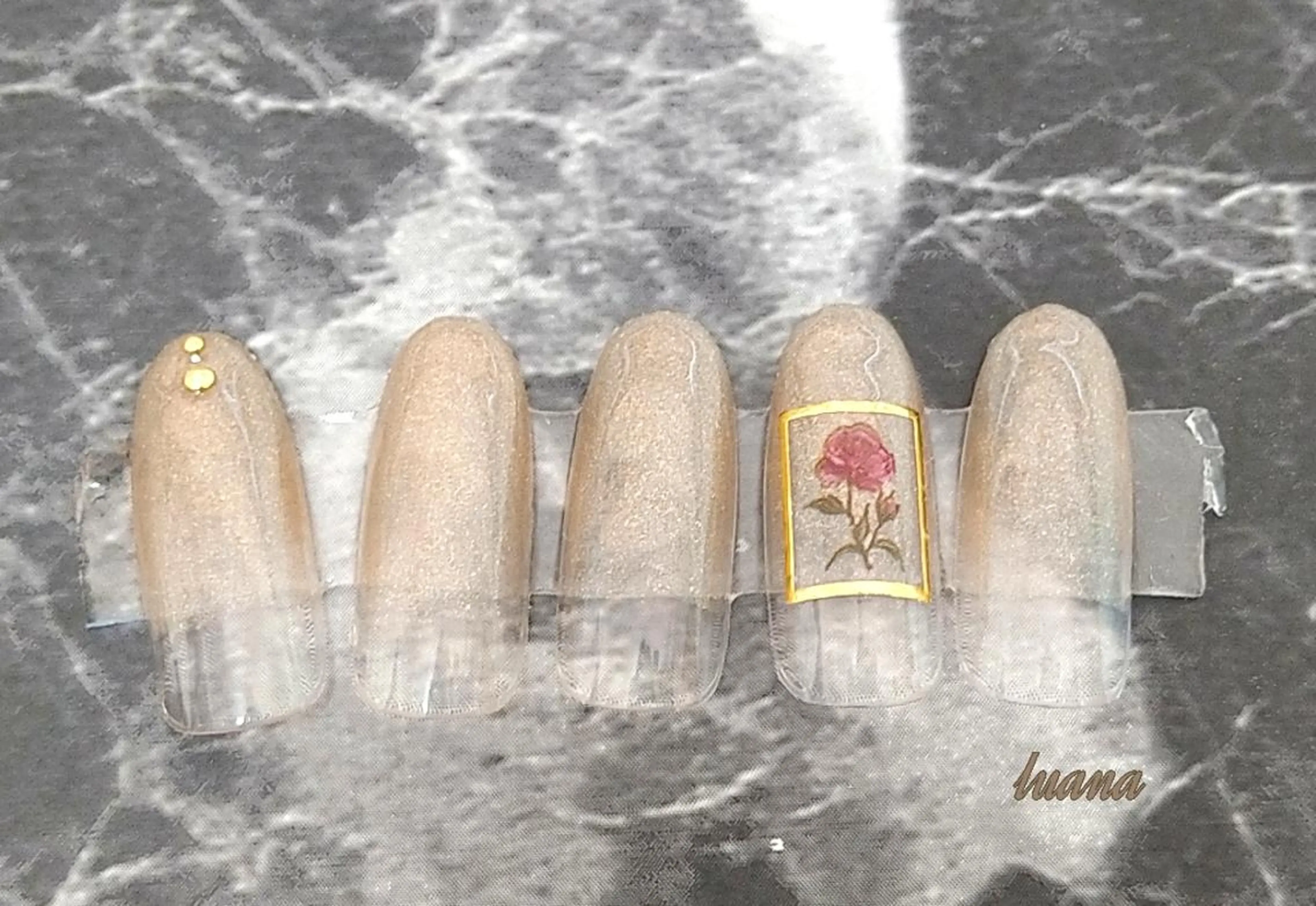 ネイル LUANA  TAKAHASHIのネイルデザイン