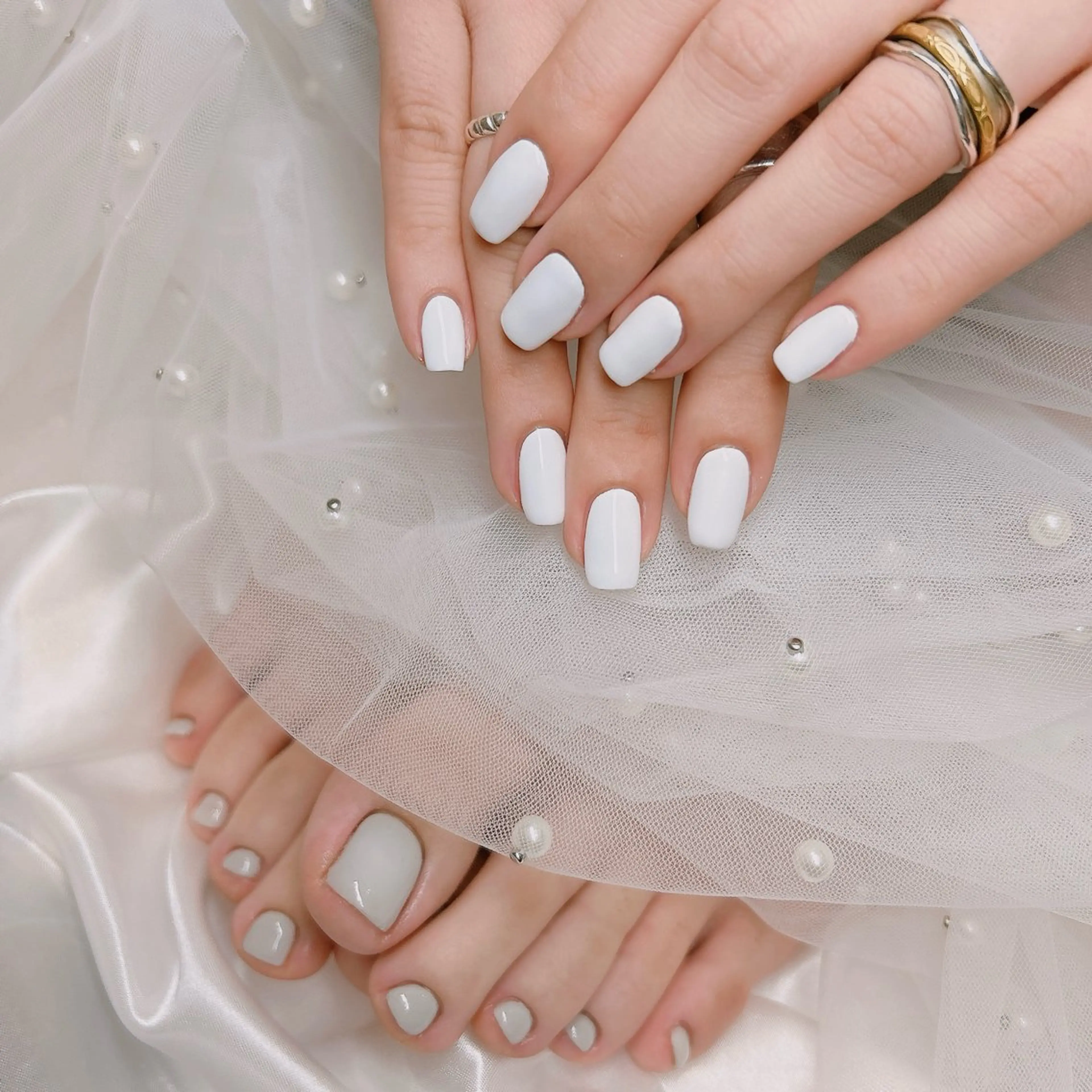 ネイル ホワイト フットネイル junna のぞいてねのネイルデザイン