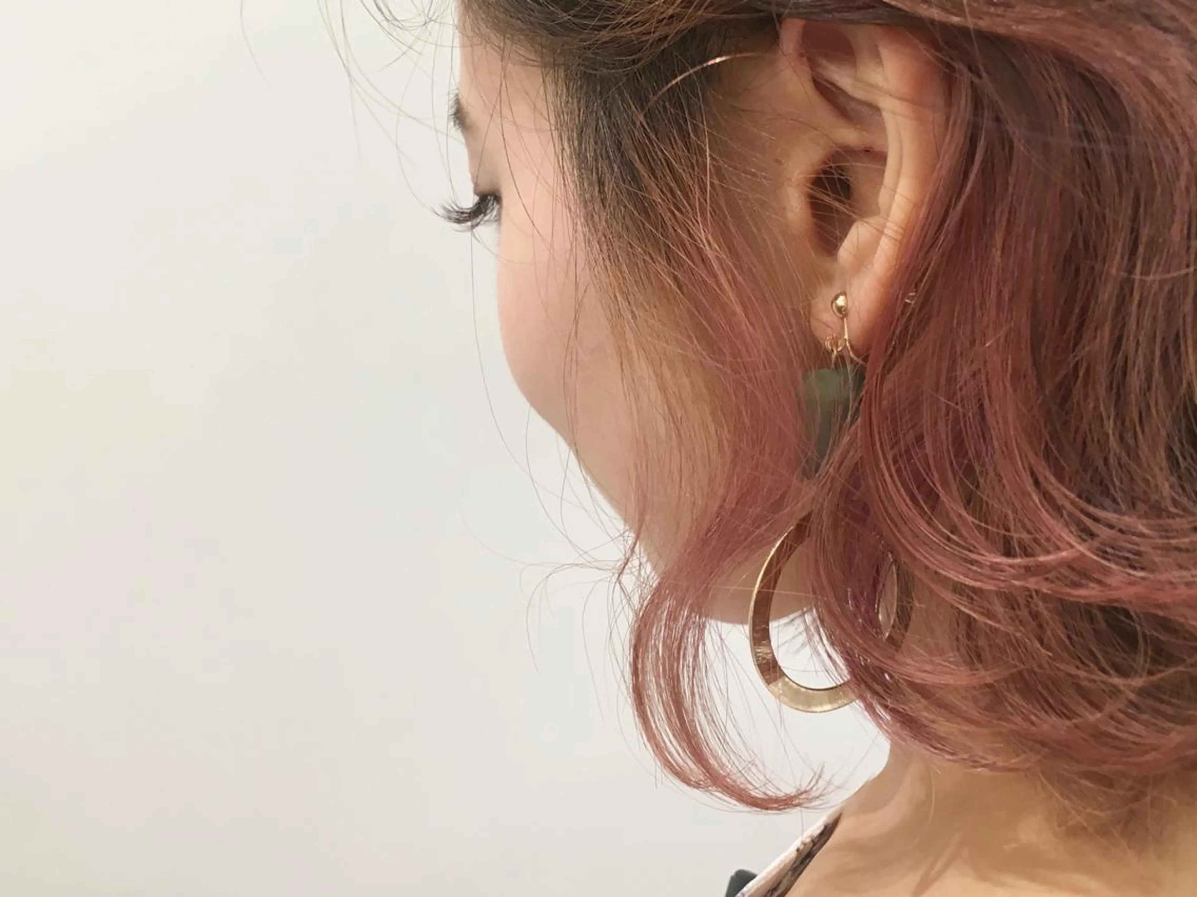 ミディアム due hair 京都駅前店 MILBON オージュア認定サロン【デューヘアー】所属・ハイトーンブリーチ 土坂 由志【京都】のヘアスタイル