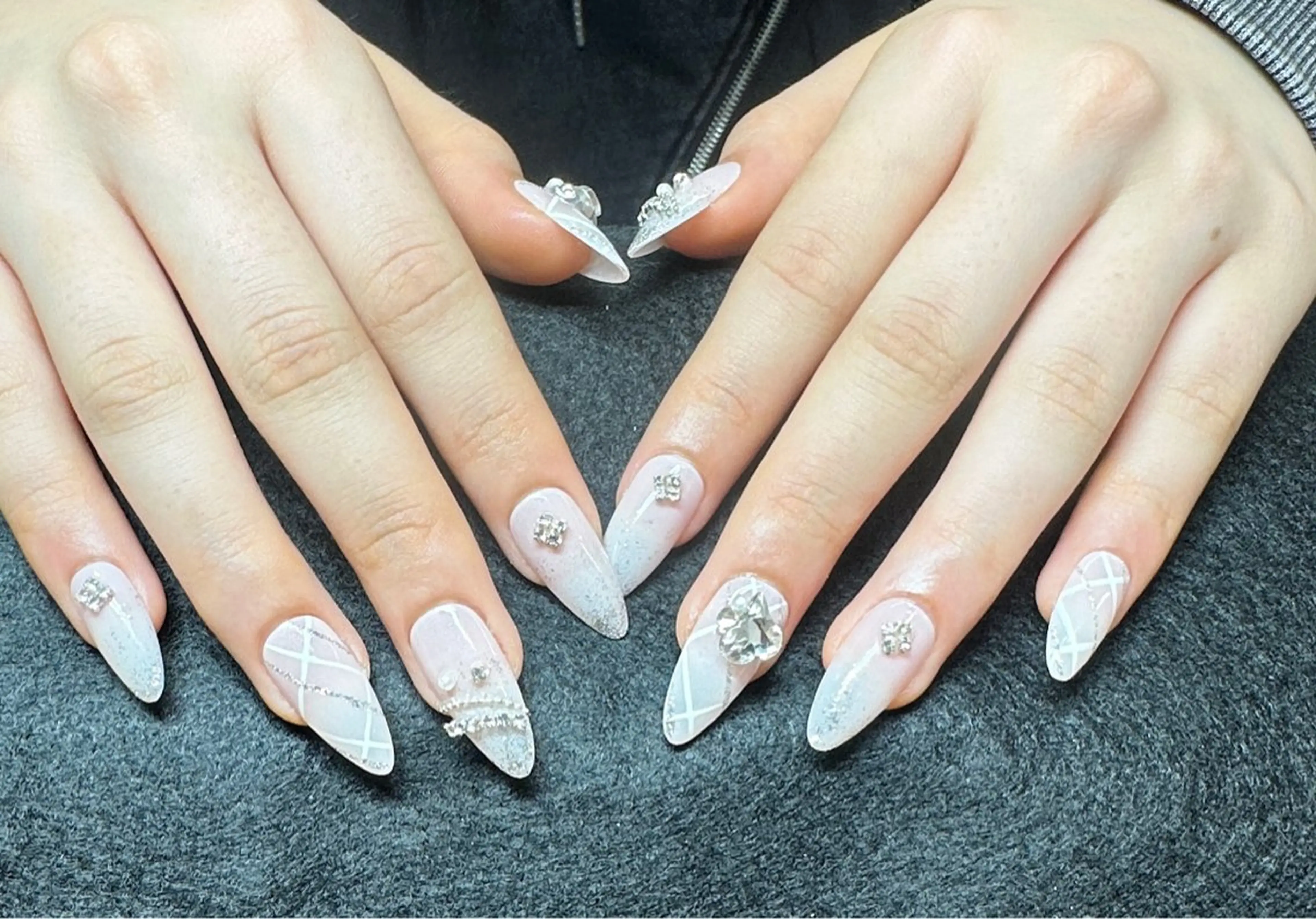 ネイル ハンドネイル ハンドケア Kaka_ パラジェル、長さだしのネイルデザイン