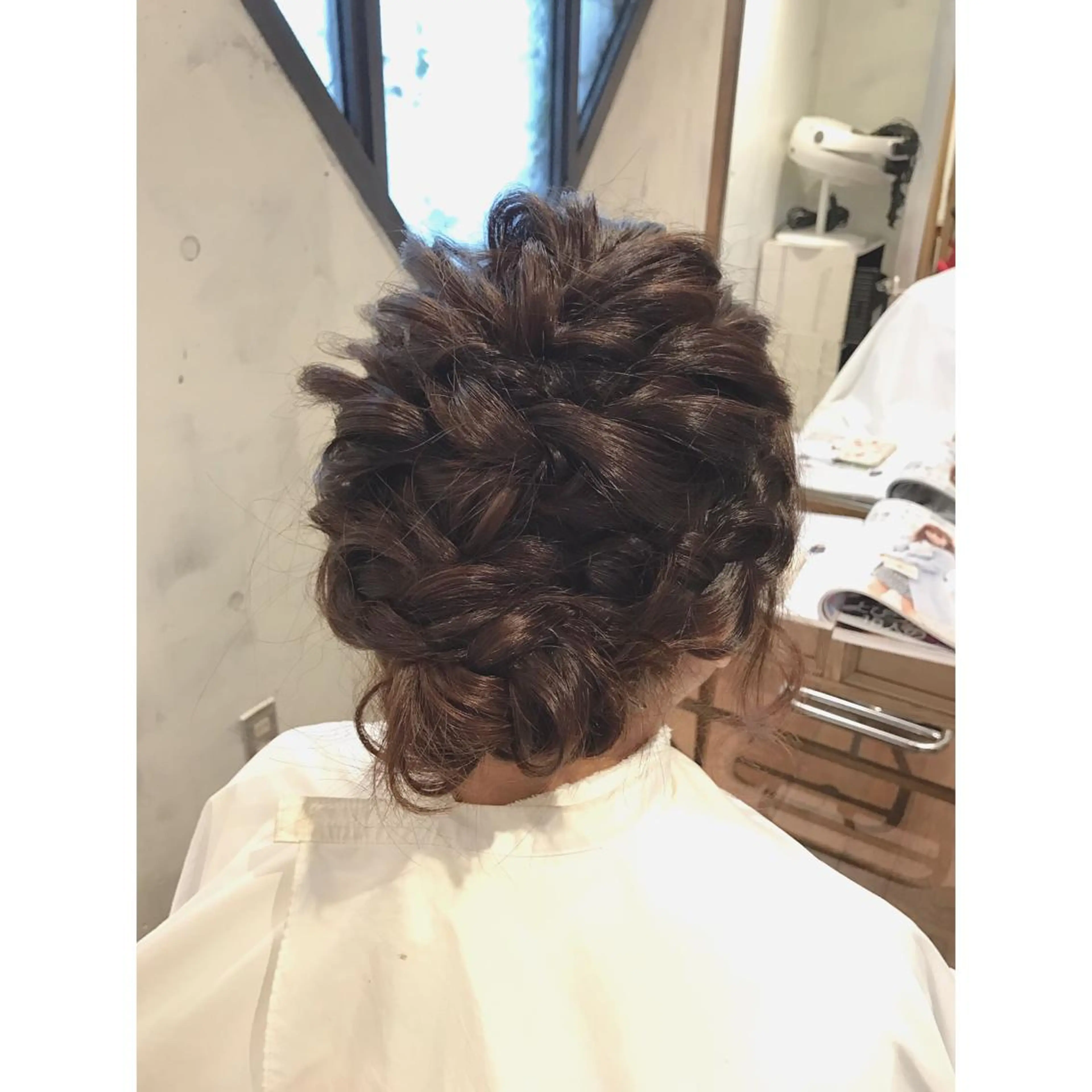 ミディアム カラー ヘアアレンジ 成人式 corona hairdesign KAZUE MAEDA所属・マエダ　カズエ🫶 coronahairのヘアスタイル
