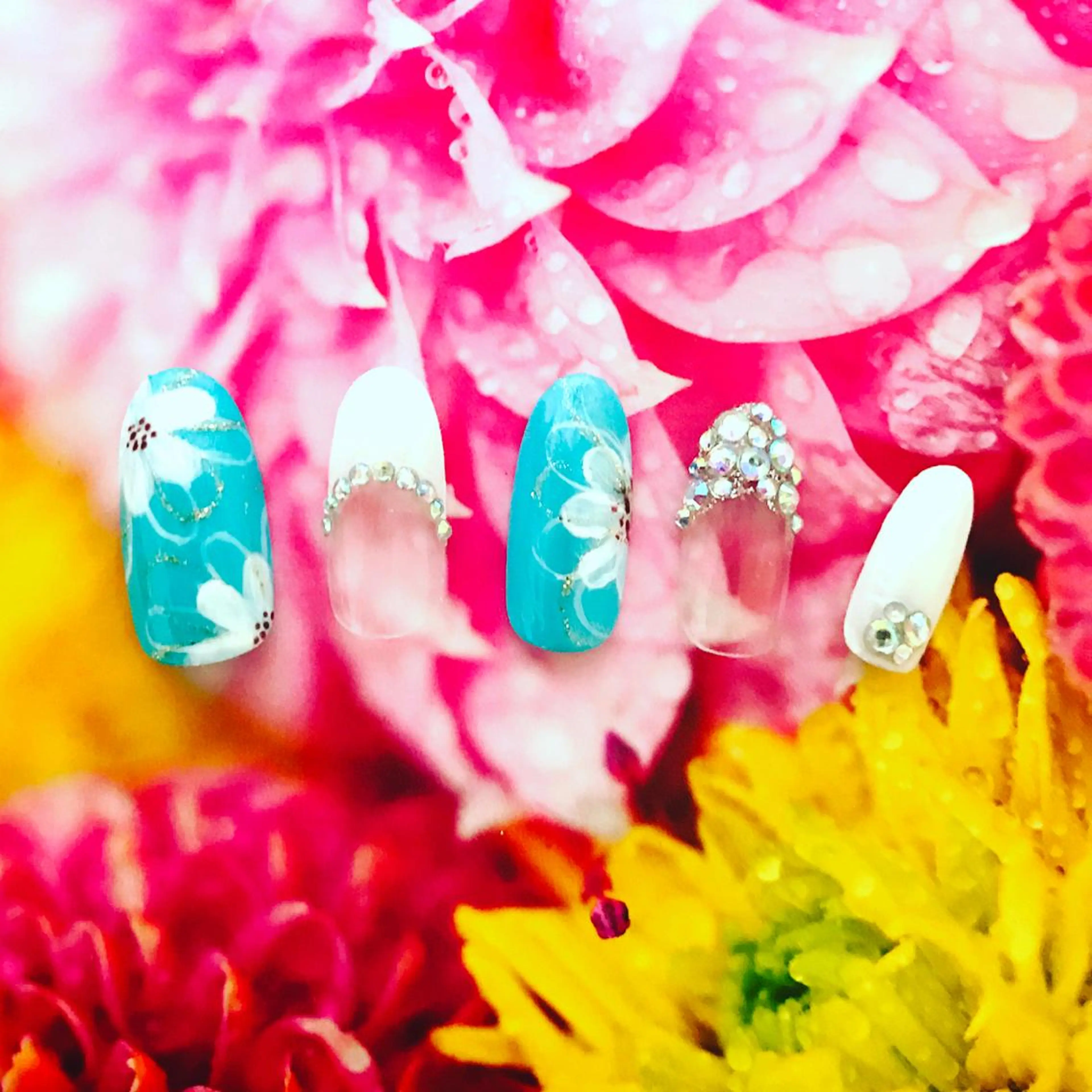 ネイル フラワーネイル フレンチネイル 名倉 なな子のネイルデザイン