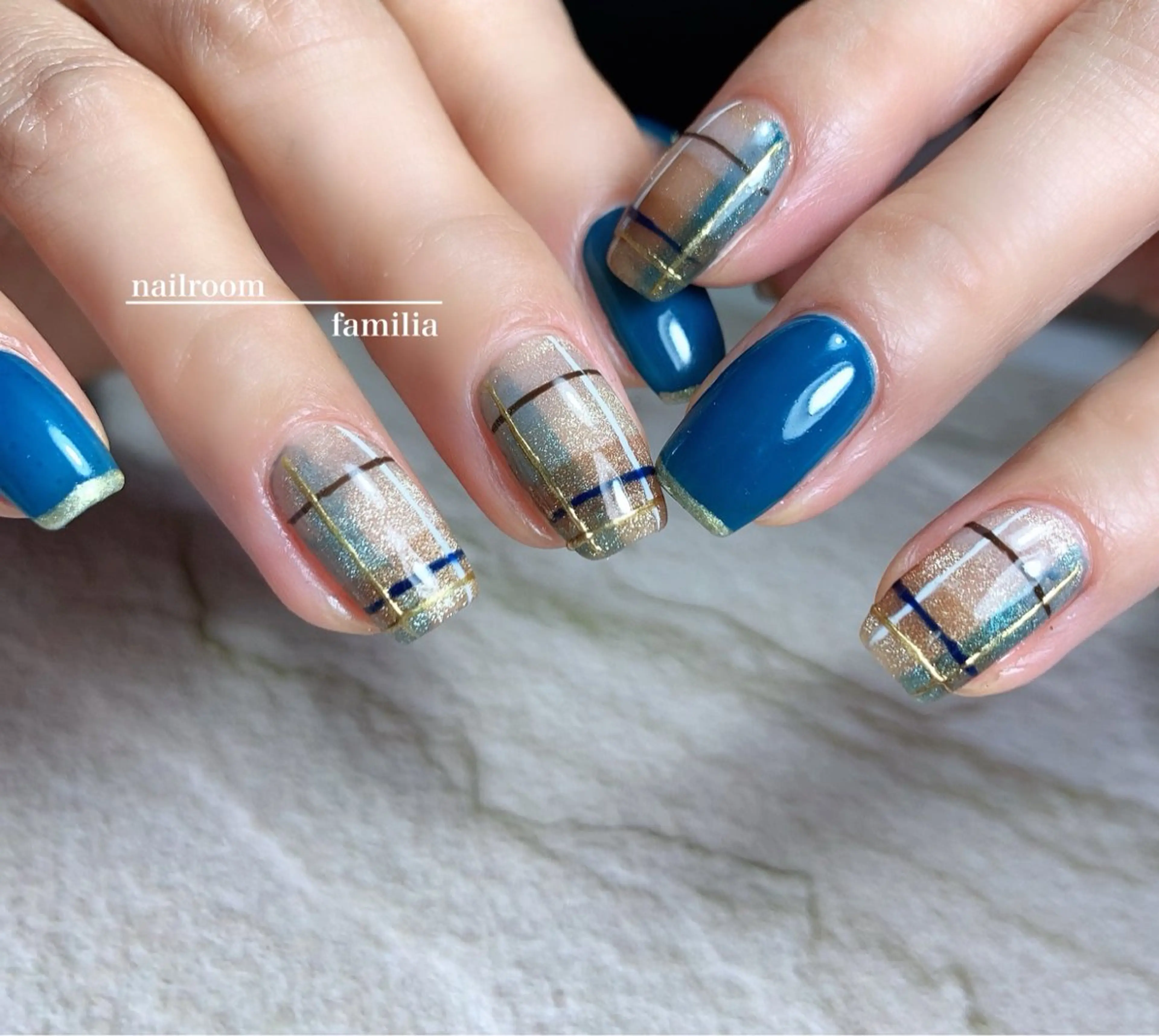 ネイル マグネットネイル -nailroom- familiaのネイルデザイン