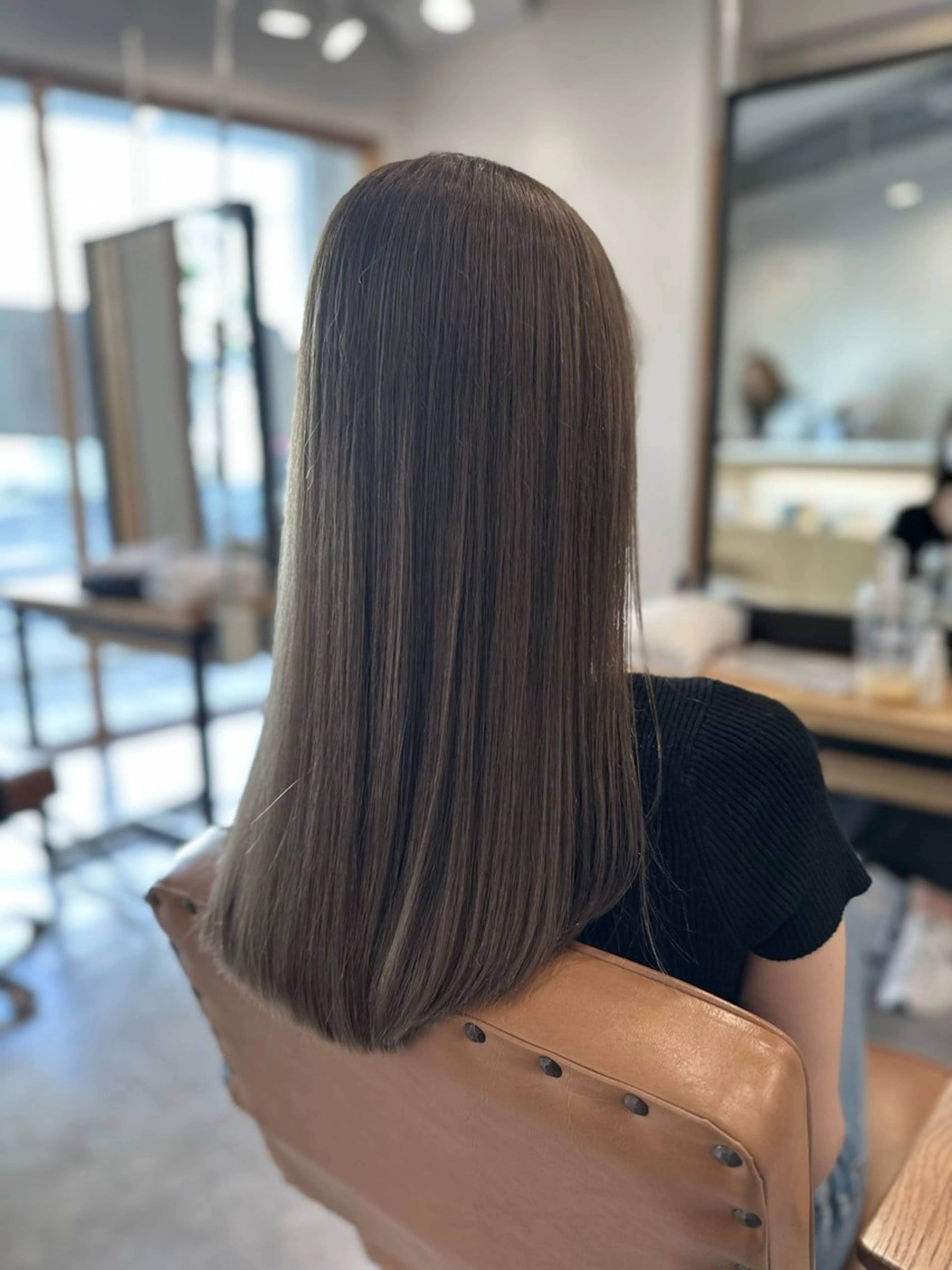 ロング カラー グレージュ ミルクティーグレージュ ヘアカラー トリートメント 特殊カラー特化 ✂️SHIAN フジのヘアスタイル