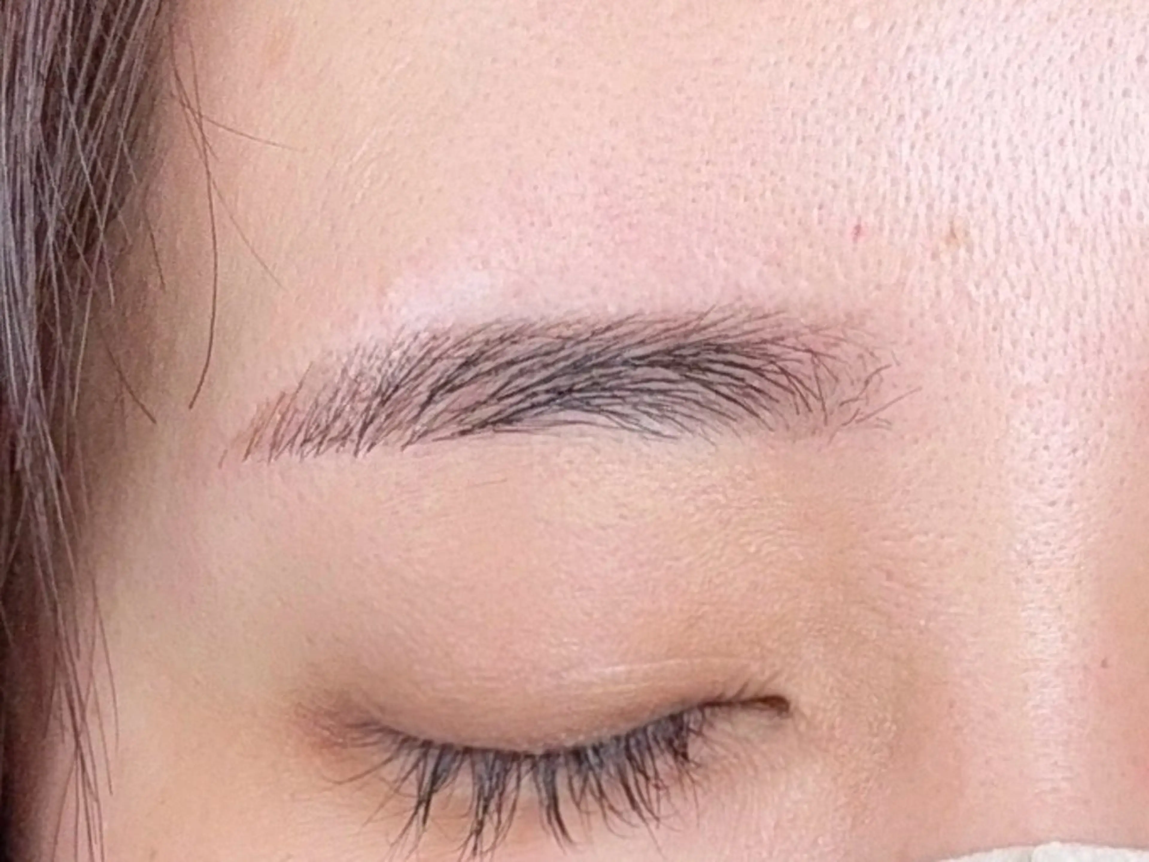 アイブロウ ワックス脱毛 B's緑店 eyelist川上のエステ・リラクイメージ