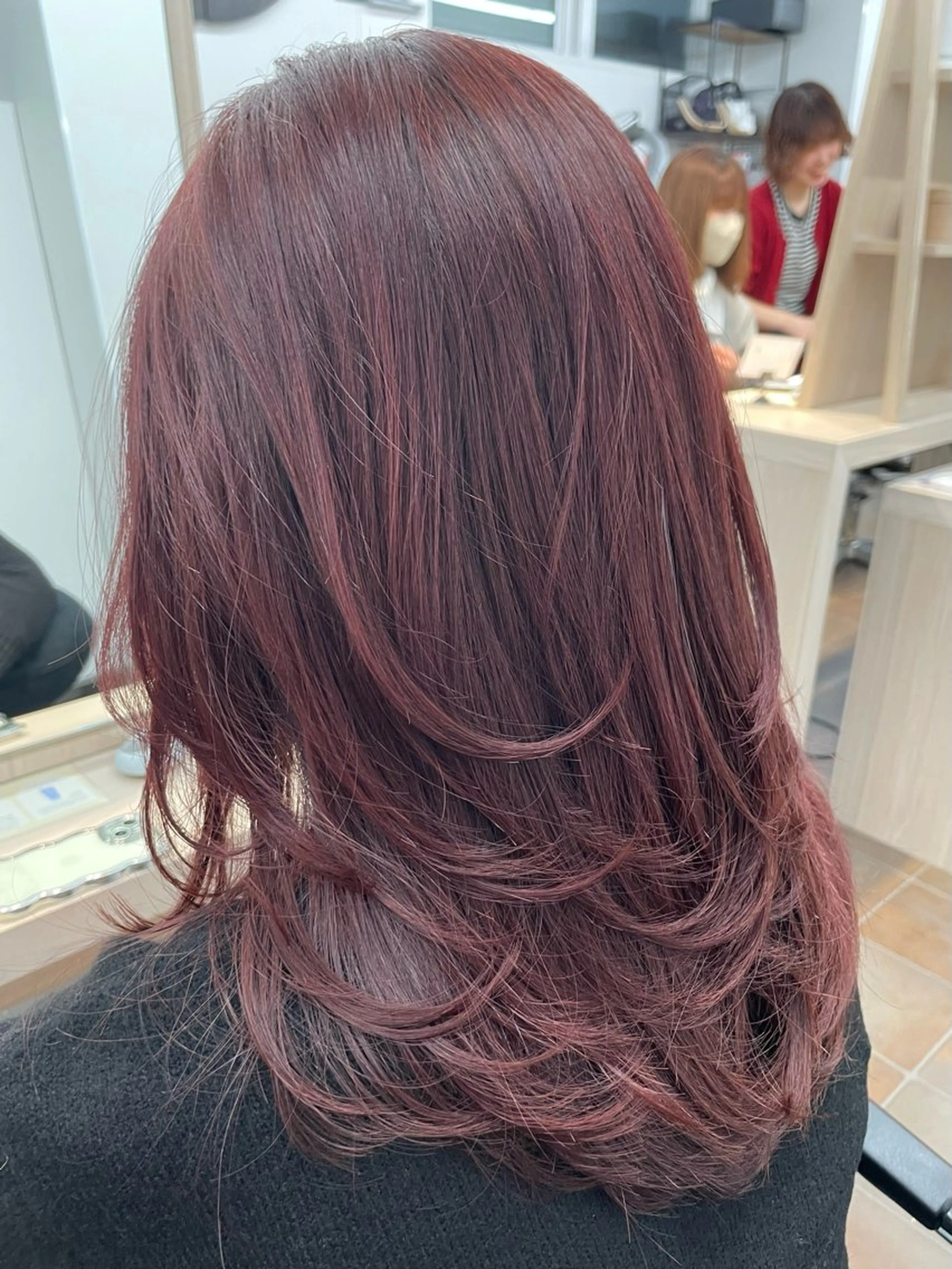 セミロング 切りっぱなしボブ ボブ ハッシュカット 韓国風ヘア レイヤーカット カット ヘアカラー レイヤーパーマ/ ショートパーマ/横浜のヘアスタイル