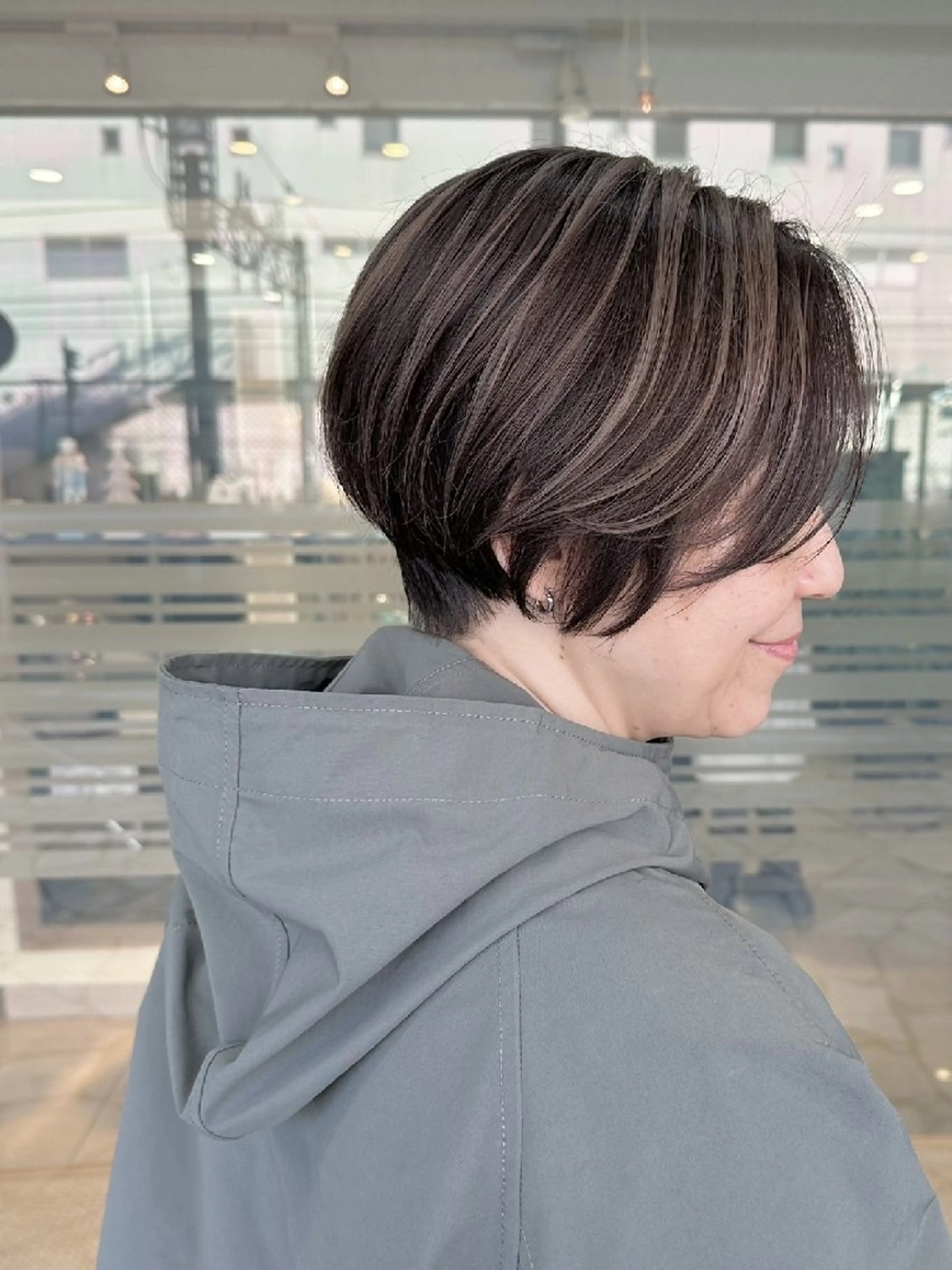 ショート ヘアカラー 神谷 仁のヘアスタイル
