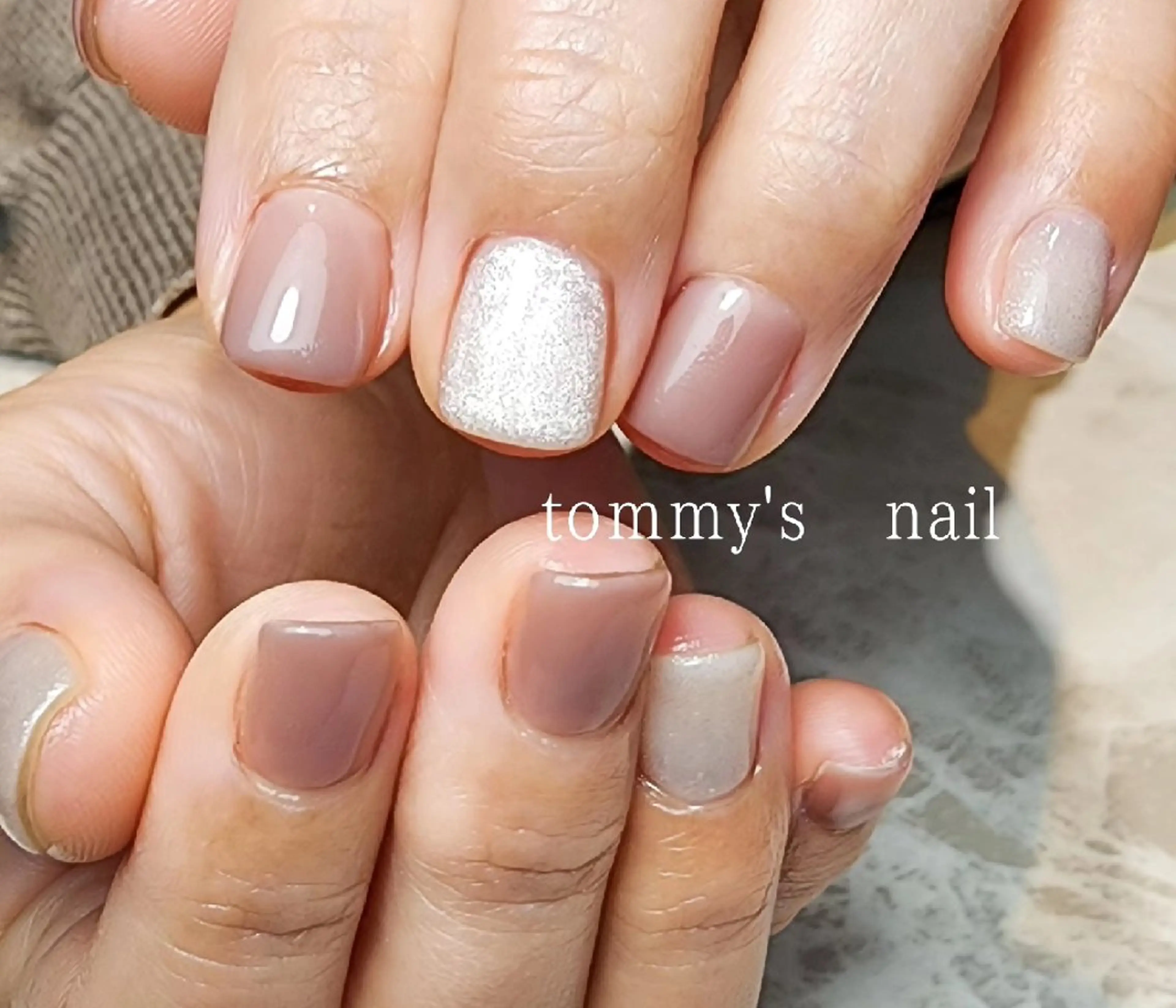 ネイル ジェルネイル グラデーション ラメ(グリッター) ラメグラデーション ミラーネイル ハンドネイル tommy's nail所属・福岡/若よもぎ蒸し 全身美容が叶うサロンのネイルデザイン
