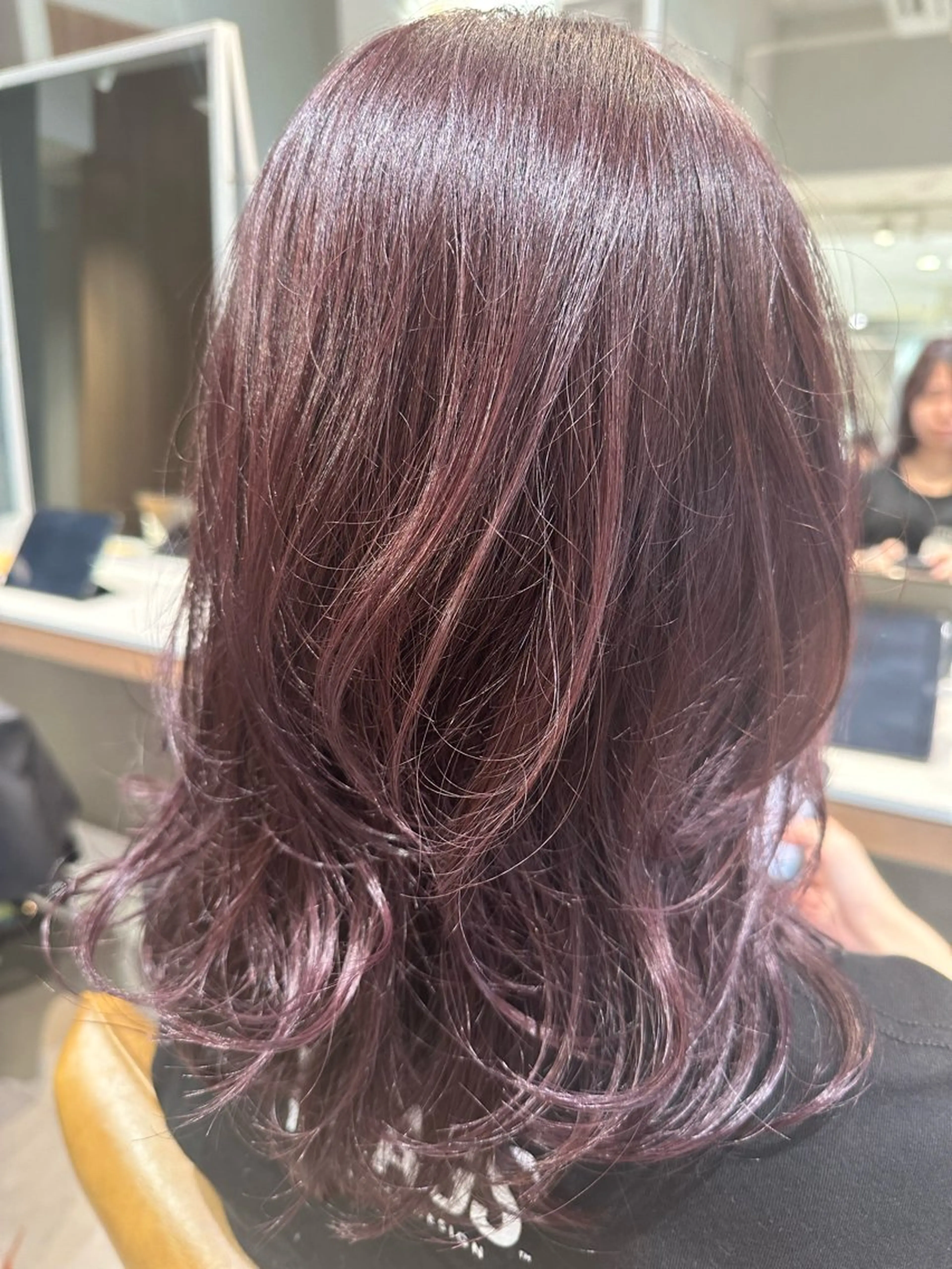 セミロング カラー MIKA KITAMURAのヘアスタイル