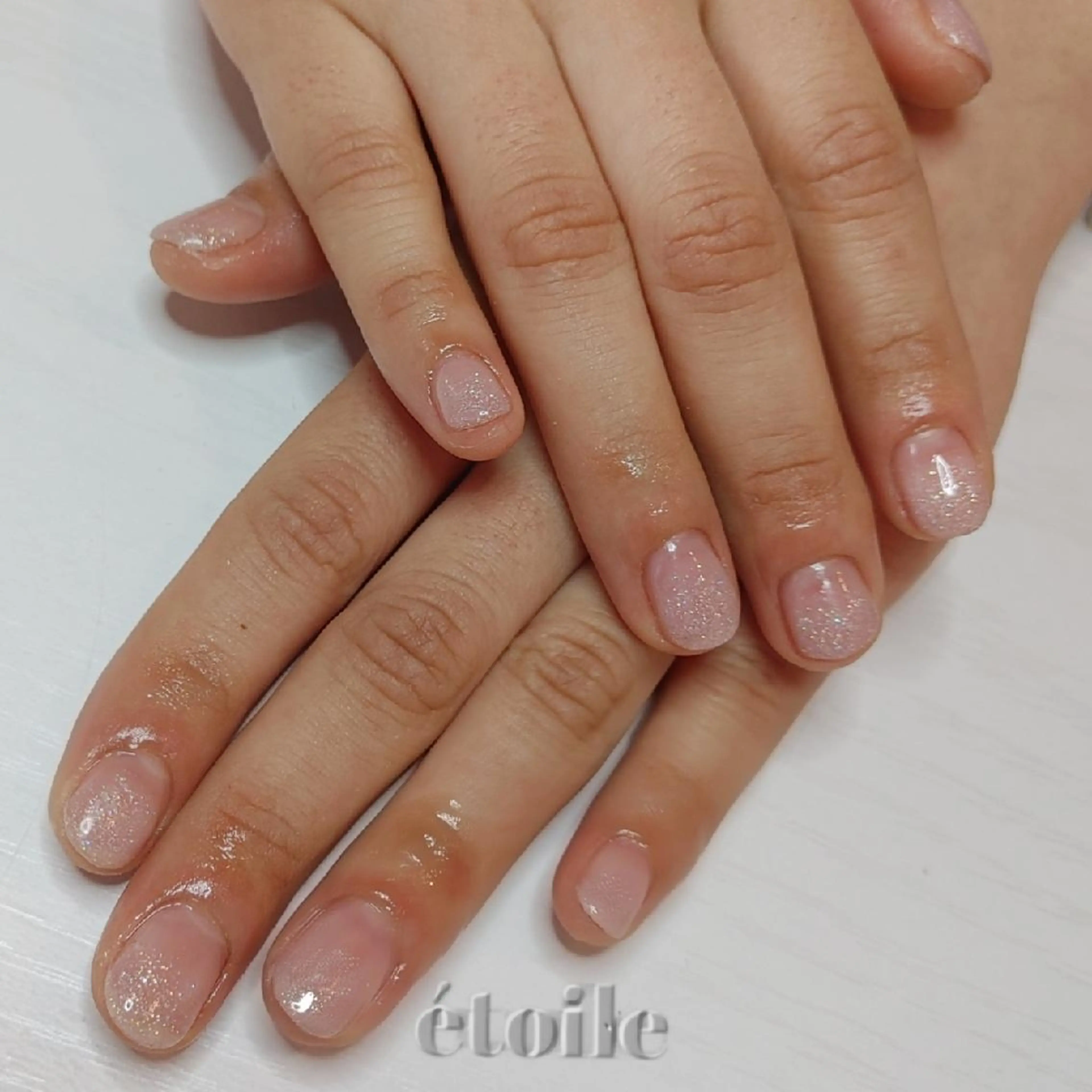 ネイル ラメ(グリッター) ラメグラデーション ハンドネイル ハンドケア étoile(エトワール)所属・山田 可愛のネイルデザイン