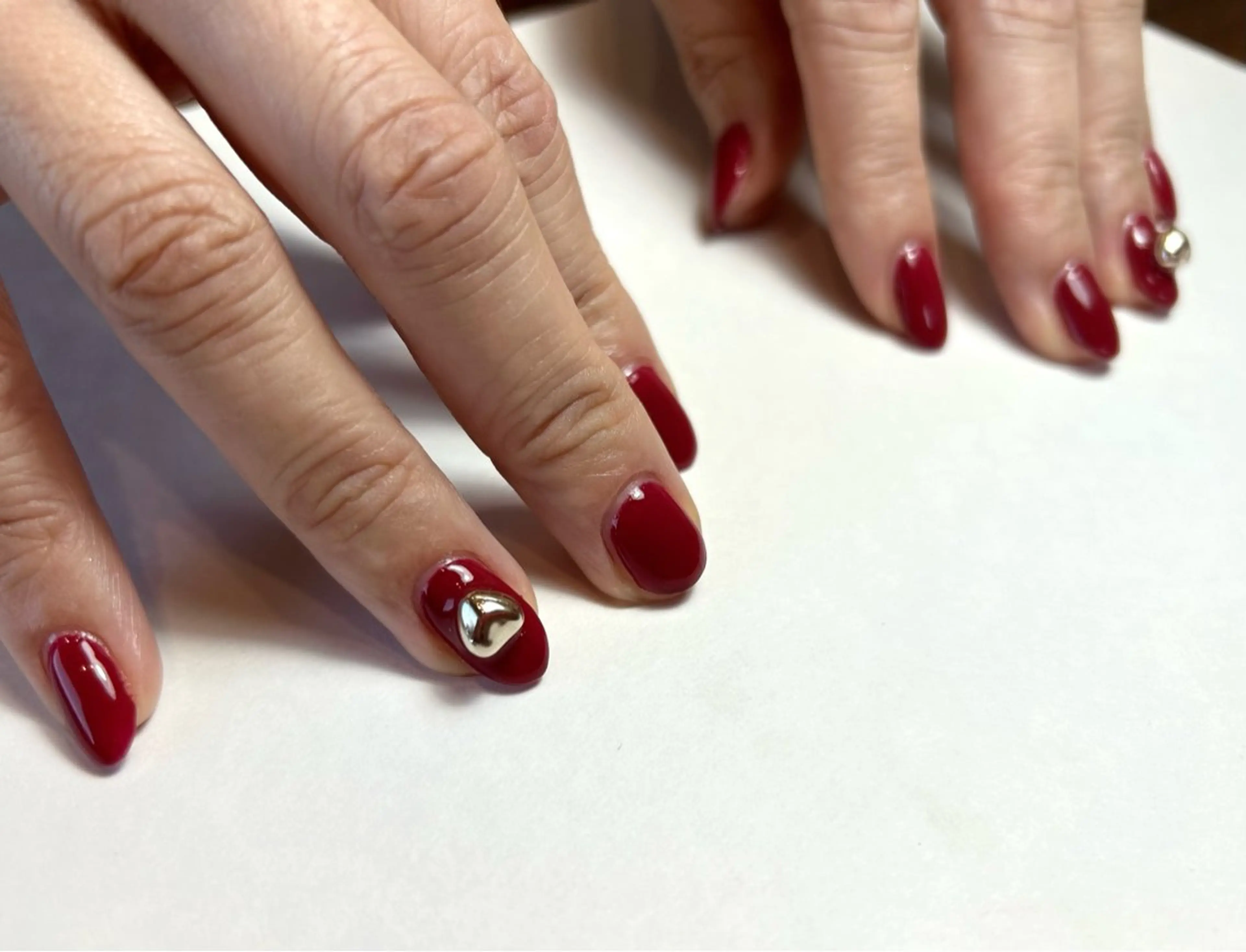 ネイル ハート ミラーネイル 赤色 ハンドネイル le_rire _nailのネイルデザイン