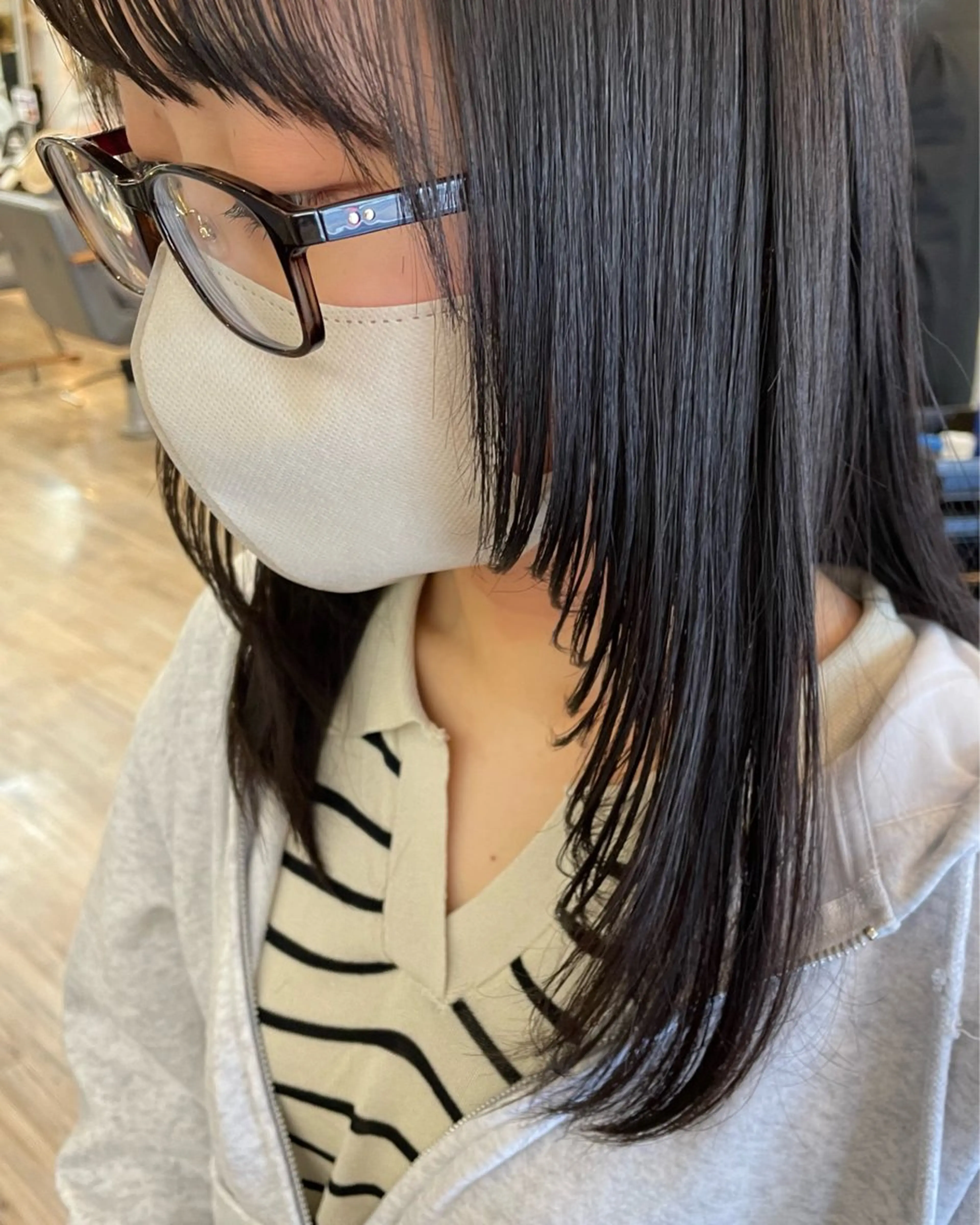 セミロング カット VISAGE ba.sk 金子詩帆のヘアスタイル