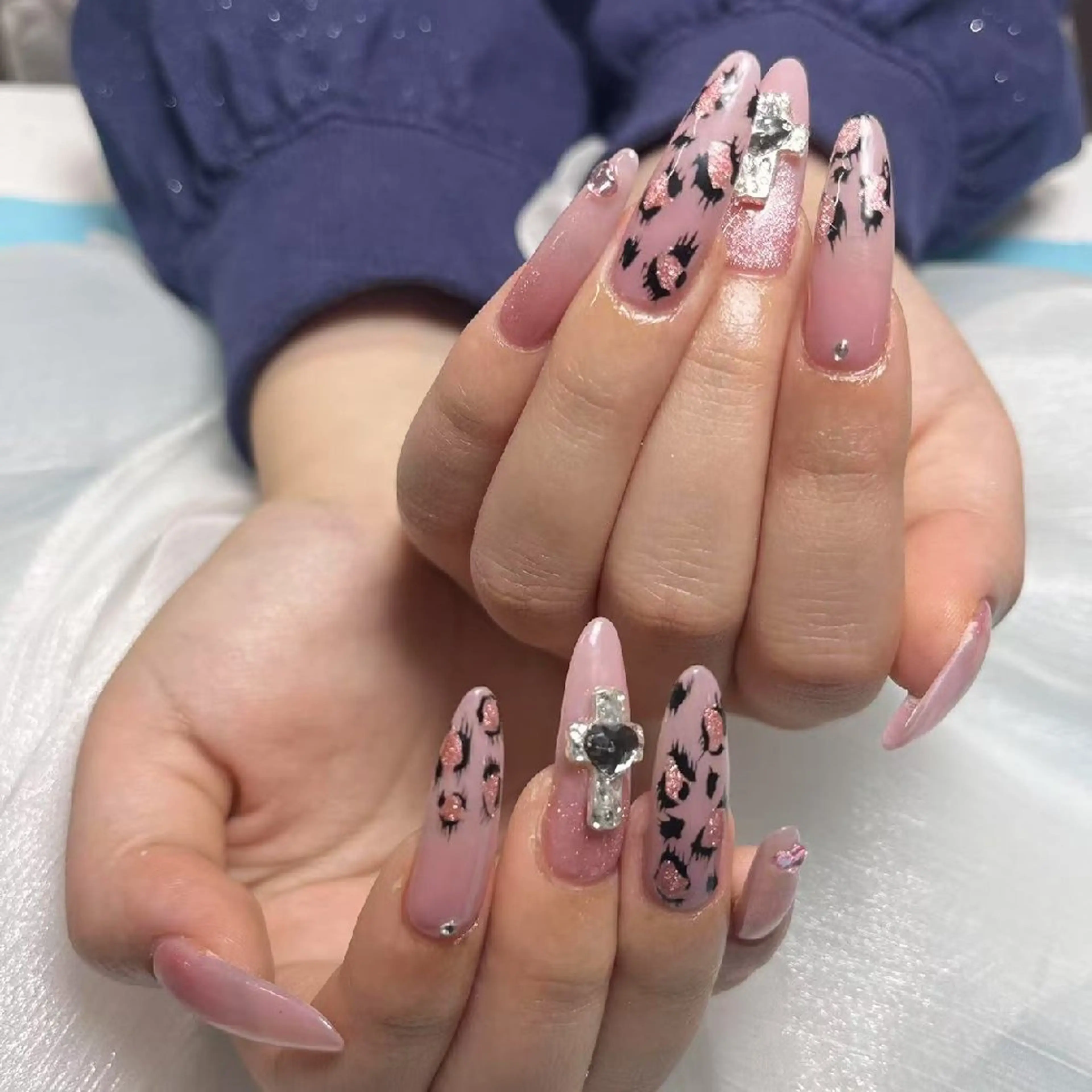 ネイル ENsalon AKIRAのネイルデザイン