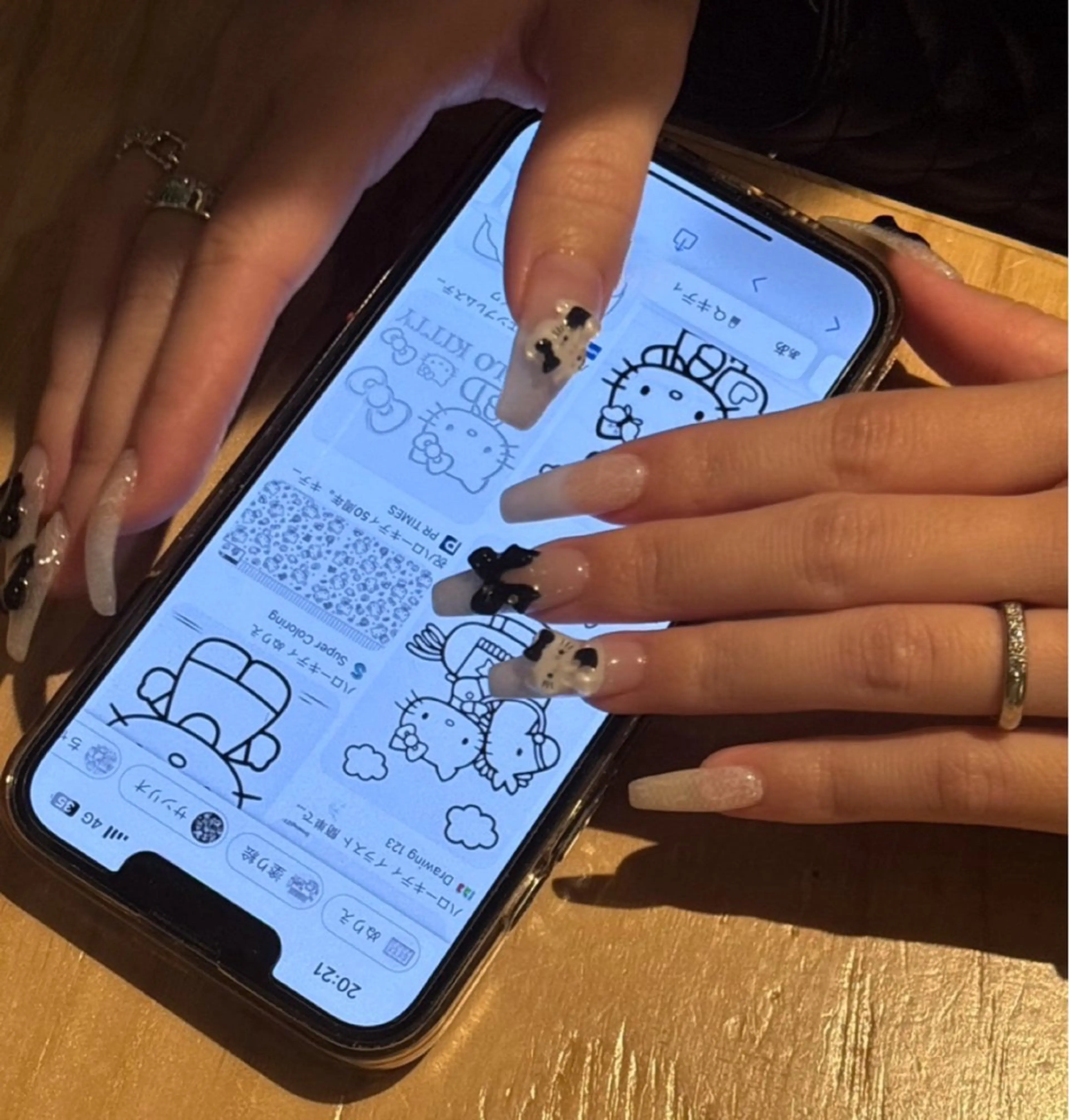 ネイル ハンドネイル ViViA momokaのネイルデザイン