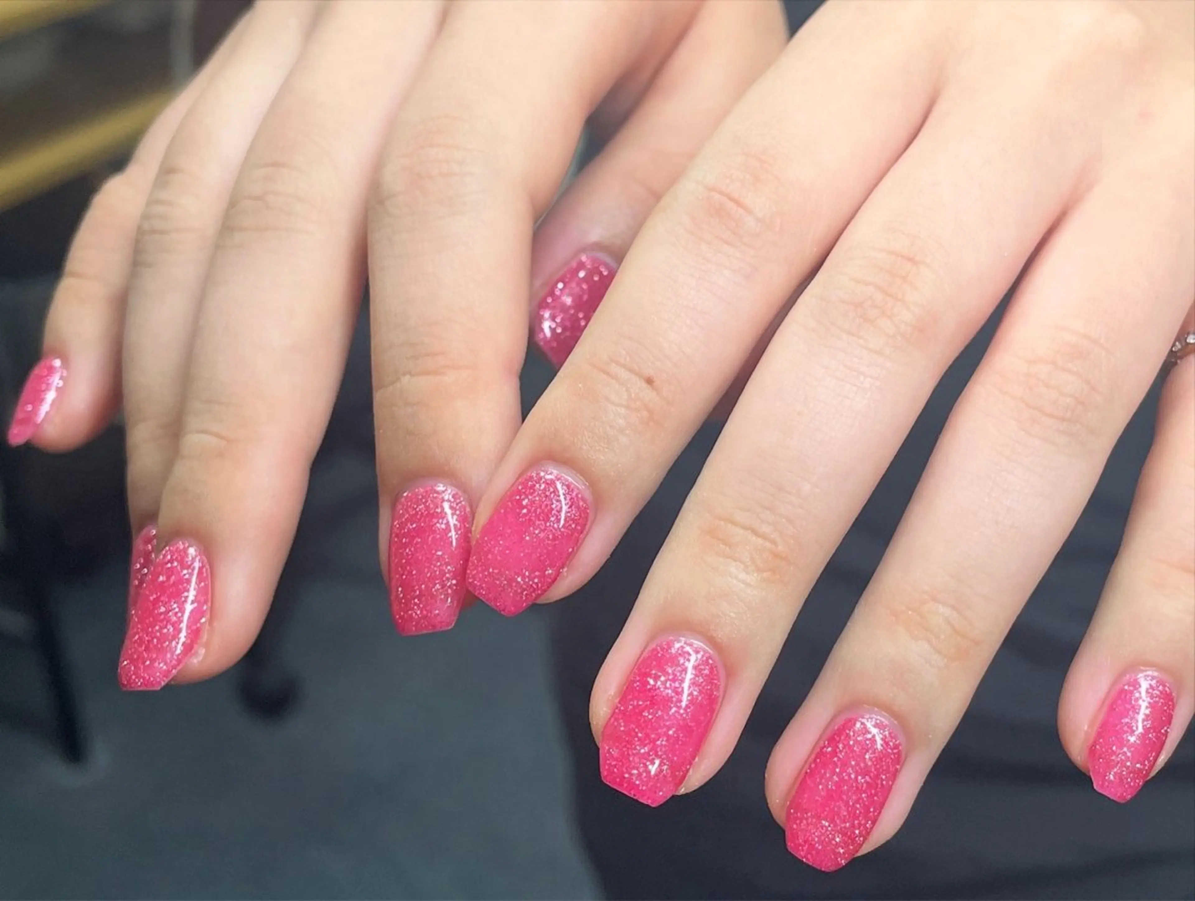 ネイル フラッシュネイル キラキラネイル ワンカラーネイル ピンク 夏ネイル ハンドネイル ハンドケア 🎀NAIL🎀 AI🪄︎︎◝✩のネイルデザイン