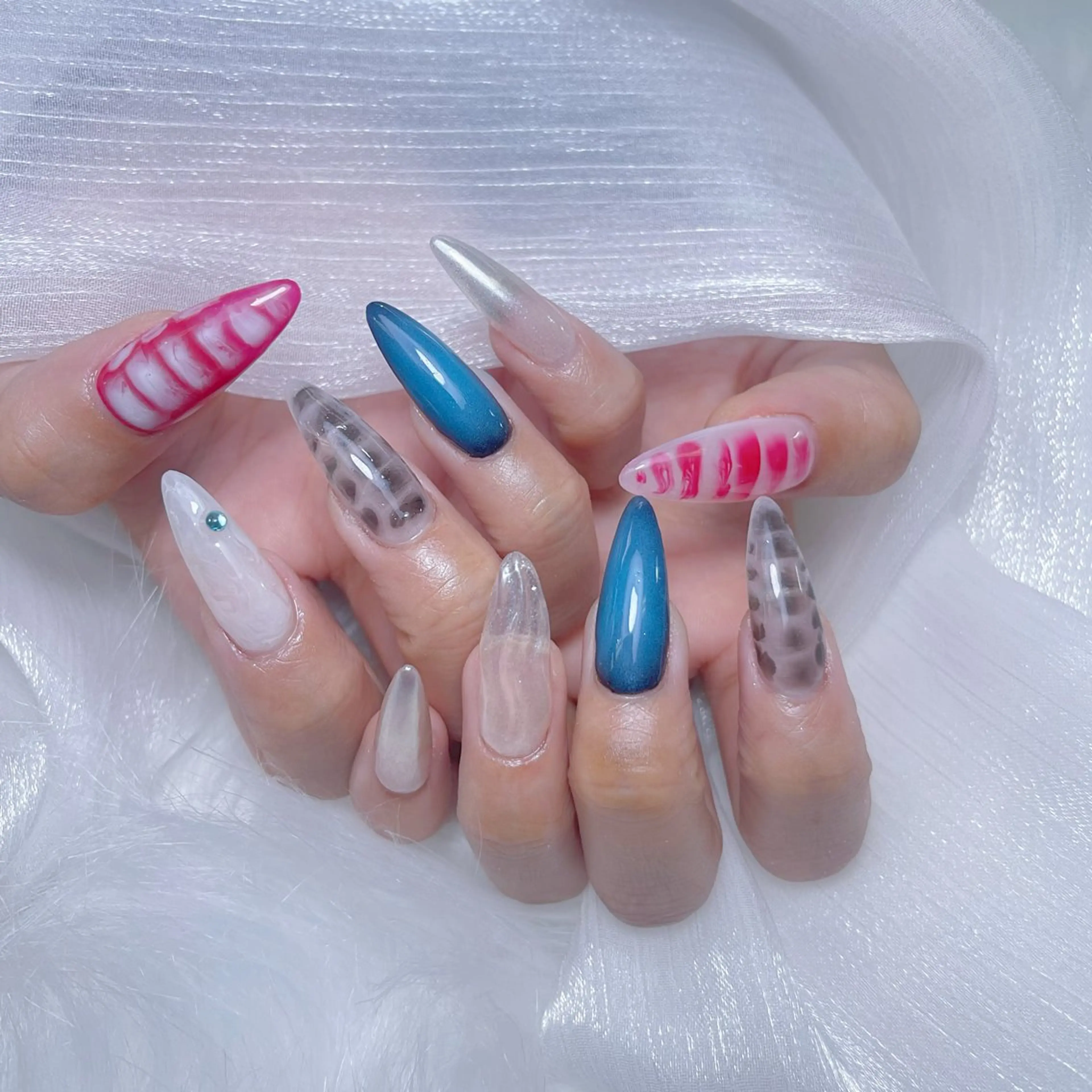 ネイル クリアネイル フラッシュネイル キラキラネイル ロングネイル マグネットネイル ハンドネイル princess 木戸　唯のネイルデザイン