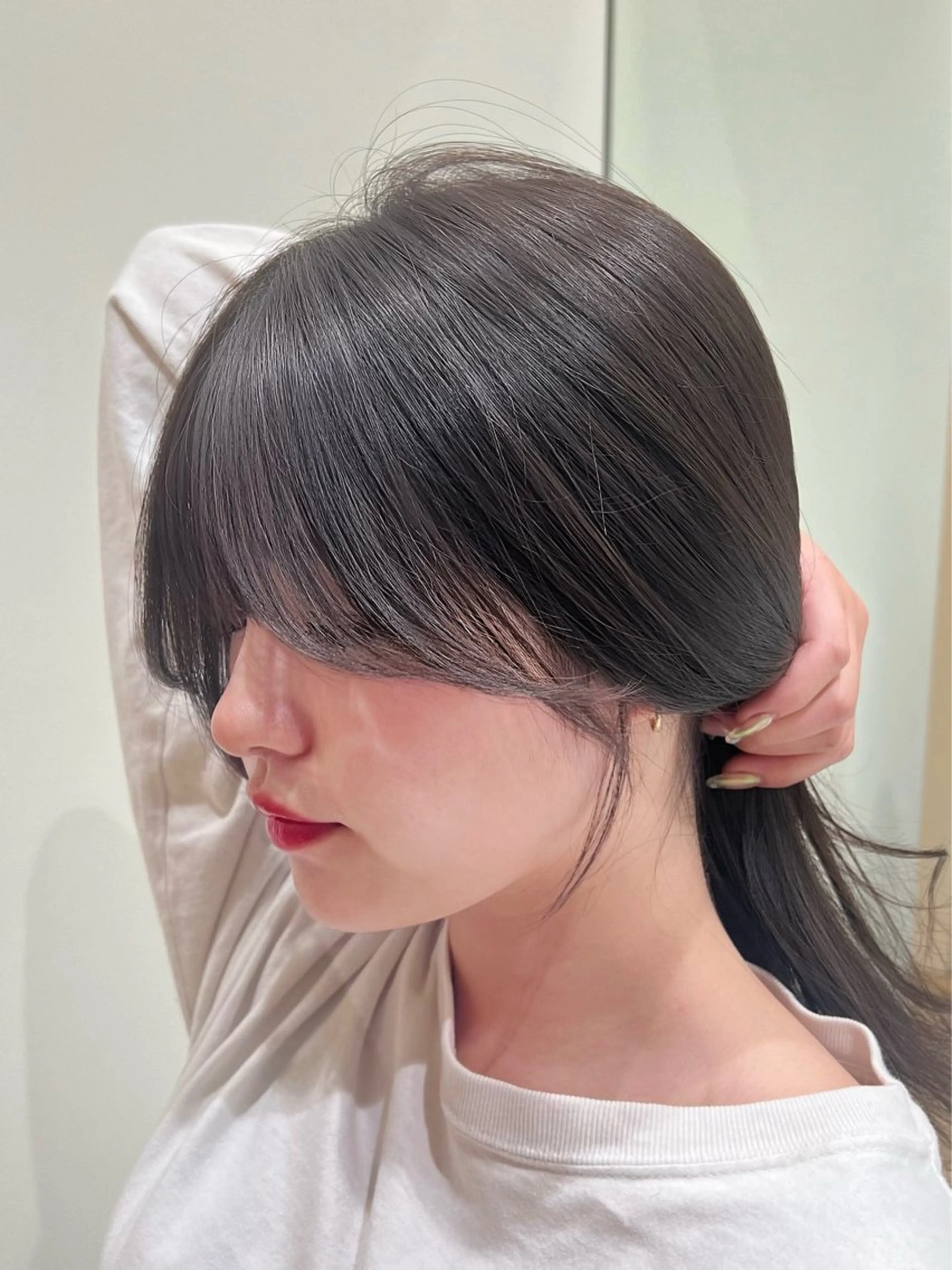 セミロング カラー ヘアアレンジ ベージュカラー ブリーチ 透明感カラー グレージュ ハイトーンカラー 艶カラー/アイドル 前髪/内藤　輝のヘアスタイル