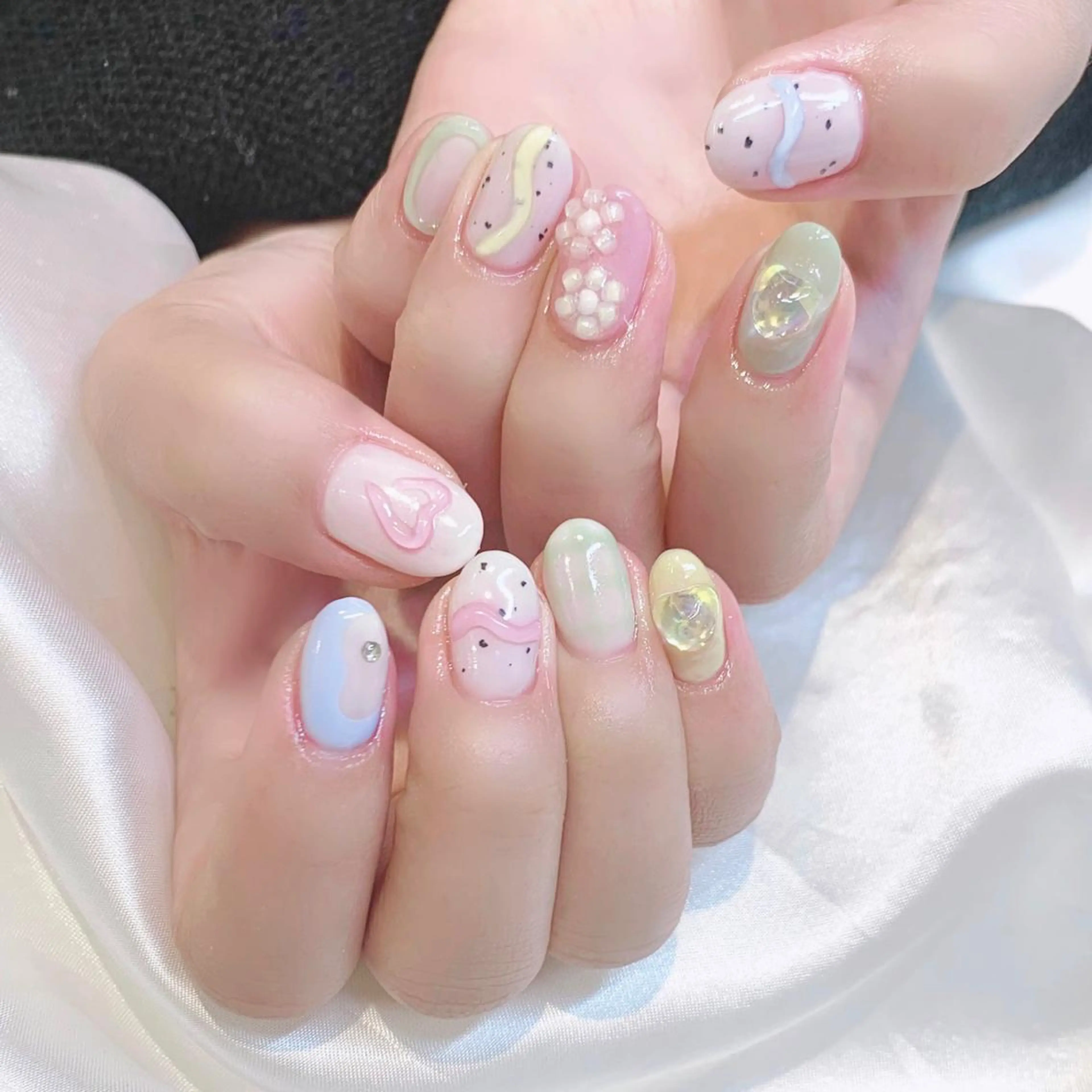 ネイル パステルネイル ハンドネイル Kanon 🤍のネイルデザイン