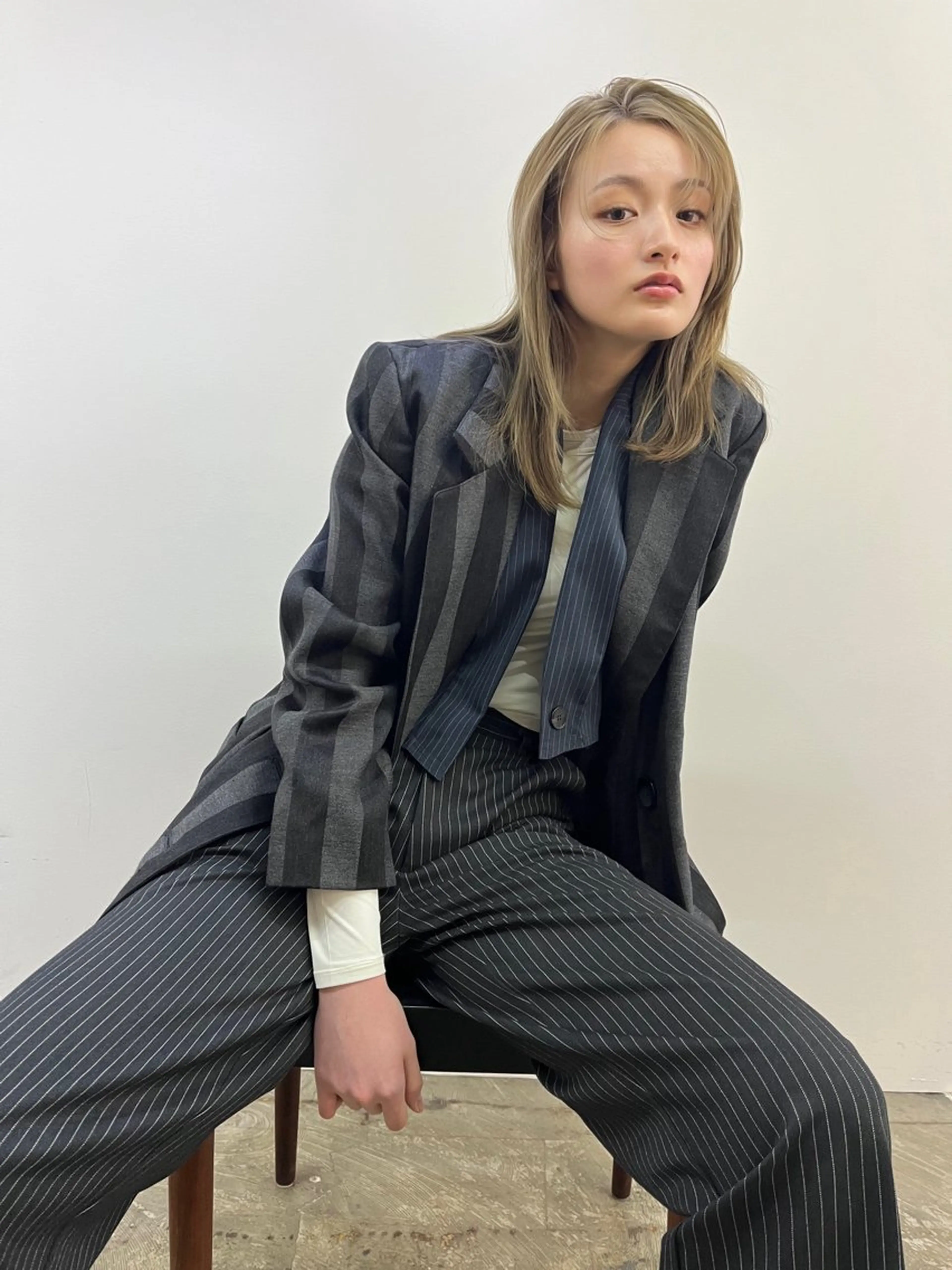 セミロング カラー ベージュカラー ブリーチ ケアブリーチ デザインカラー ダブルカラー カット ヘアカラー トリートメント ハイトーン/心斎橋/ honomiのヘアスタイル