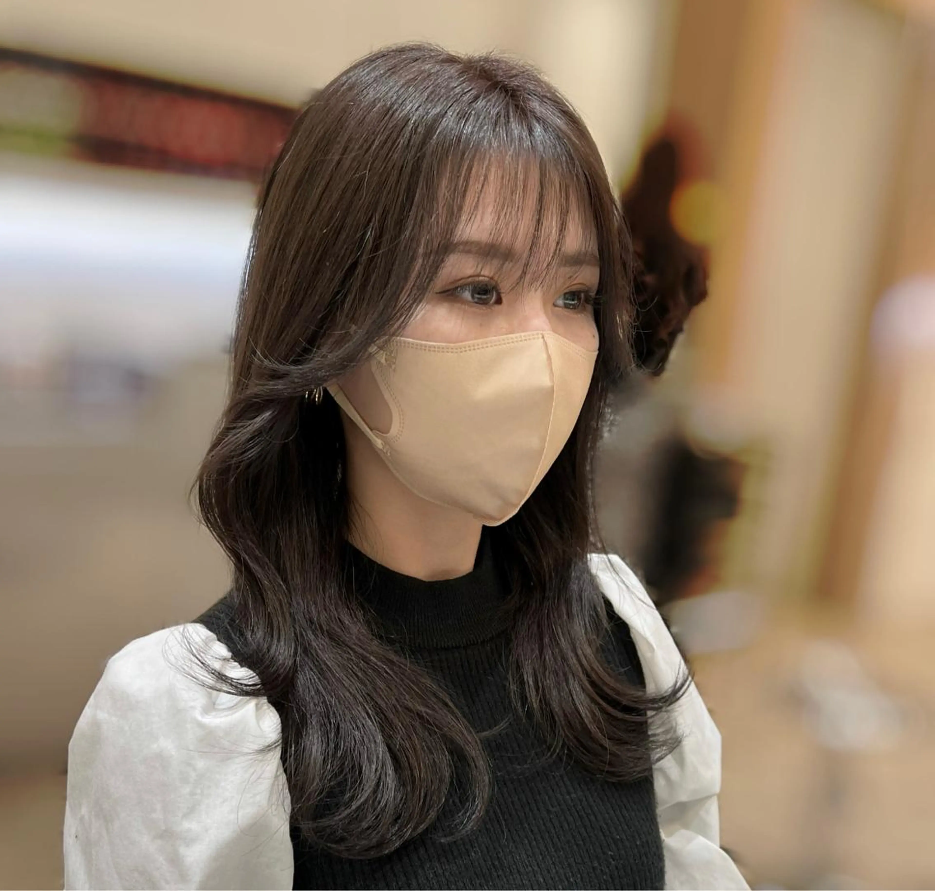 ミディアム カラー ブリーチ 透明感カラー ブリーチなしカラー 顔まわりレイヤー 顔周りカット platinam doll南草津店のマツエク・マツパデザイン