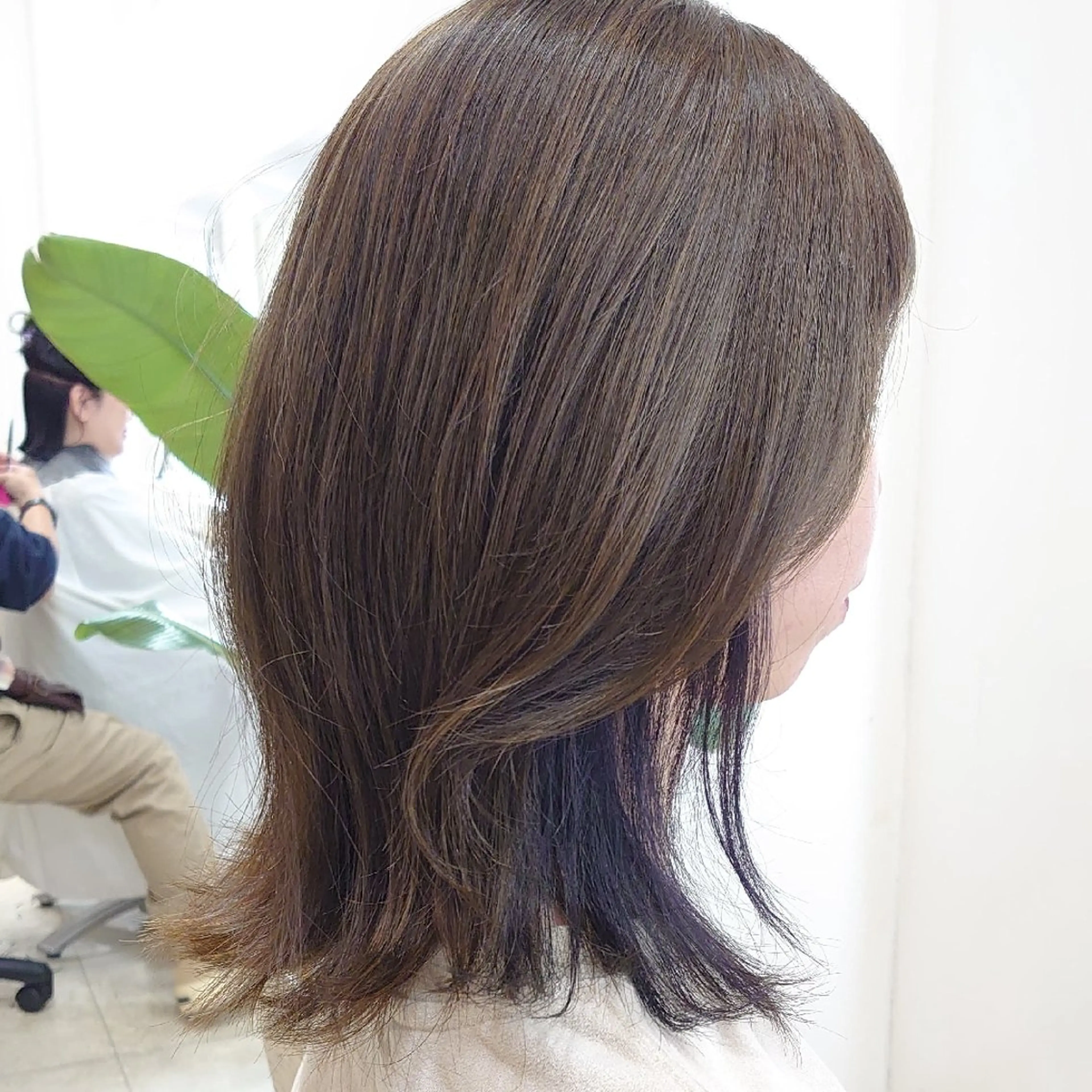 カラー セミロング アッシュ ベージュカラー バイオレットカラー カット ヘアカラー トリートメント ｷﾝｼﾞｮｳ ｴﾅﾐのヘアスタイル