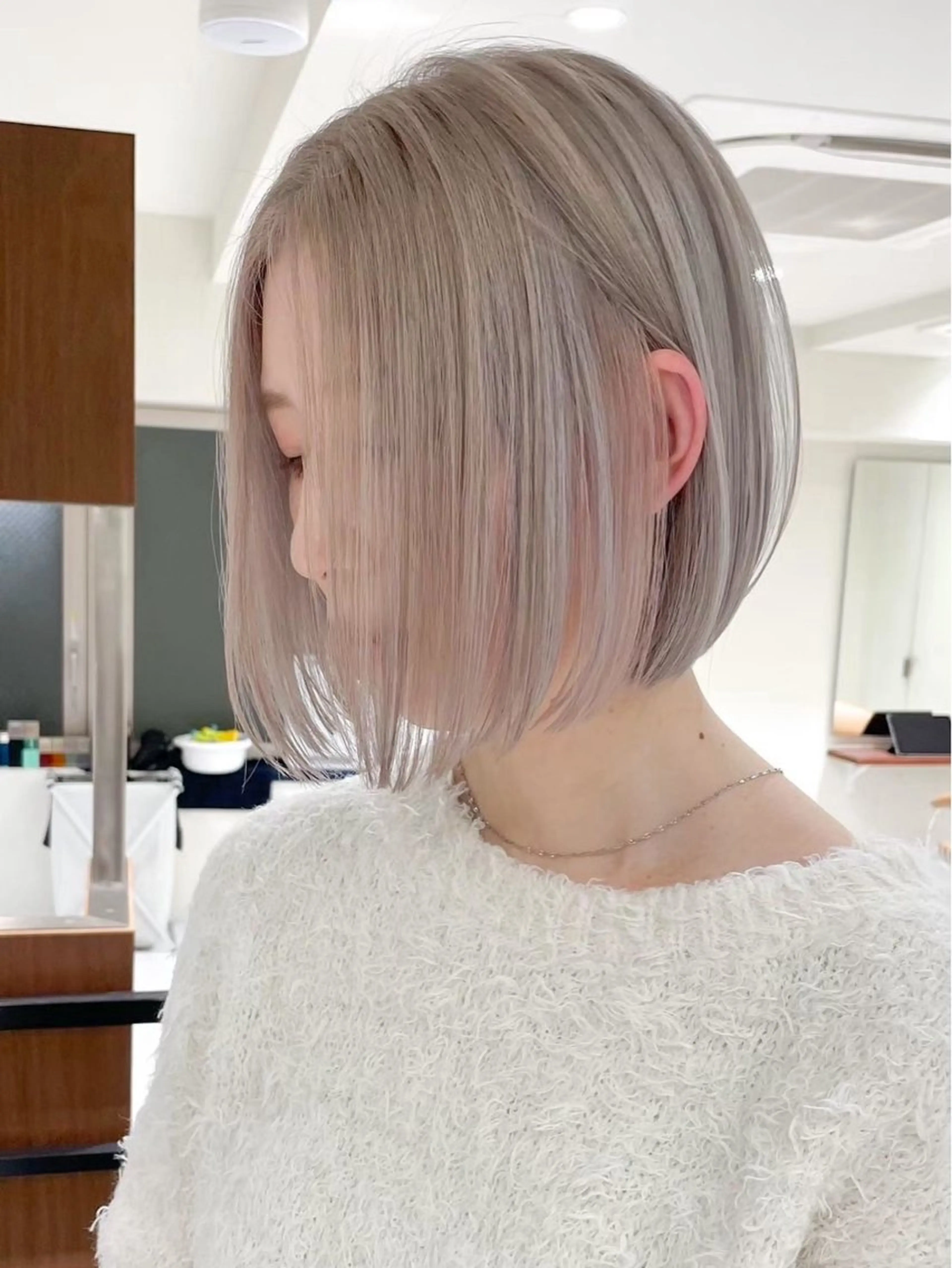 カラー ショートボブ バレイヤージュ ブリーチ ケアブリーチ ダブルカラー 市毛 結菜のヘアスタイル