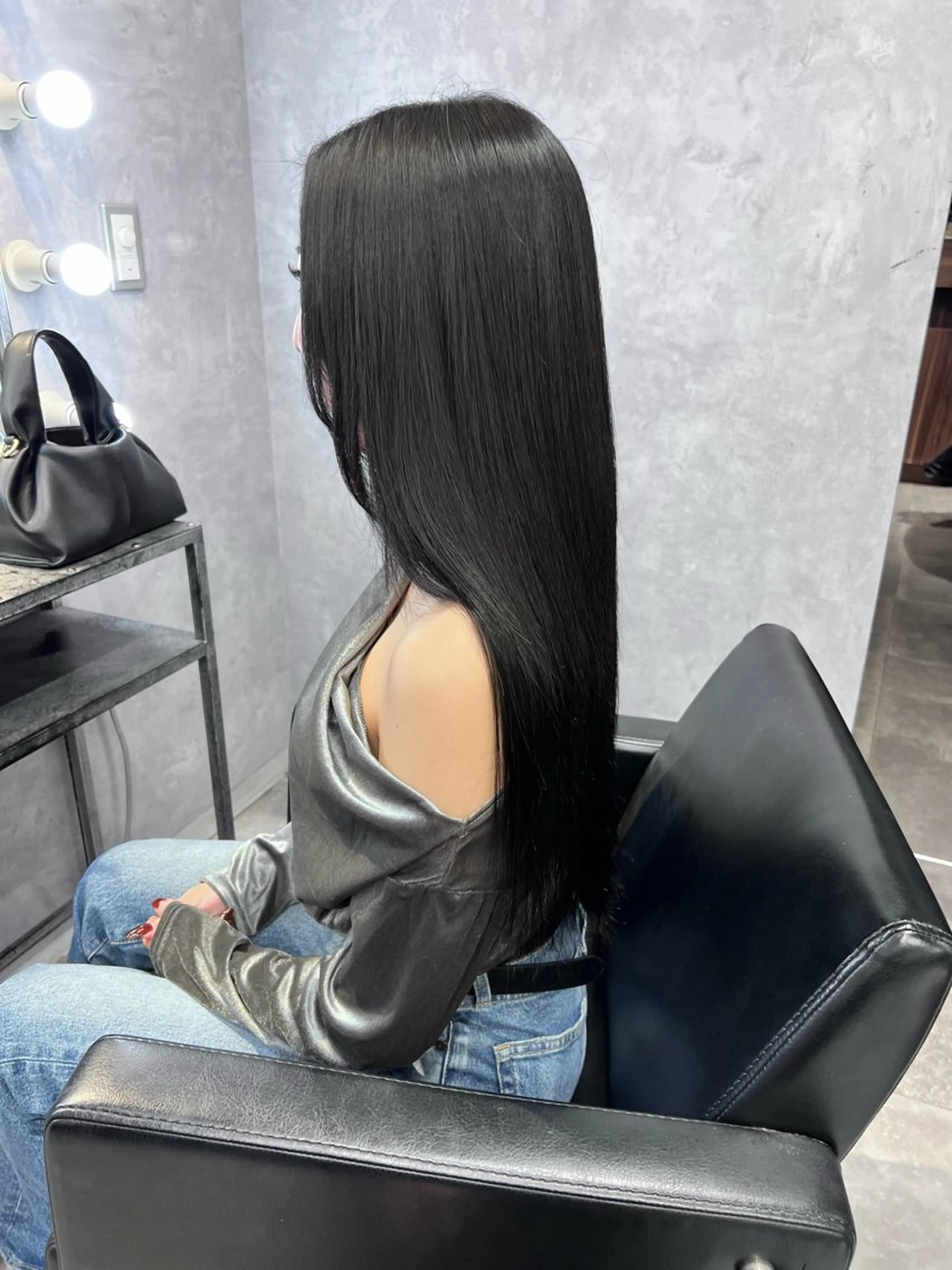 ロング カラー 黒髪 ブリーチ 透明感カラー 顔周りカット レイヤーカット カット トリートメント 透明感/レイヤー 🇰🇷tomonaのヘアスタイル