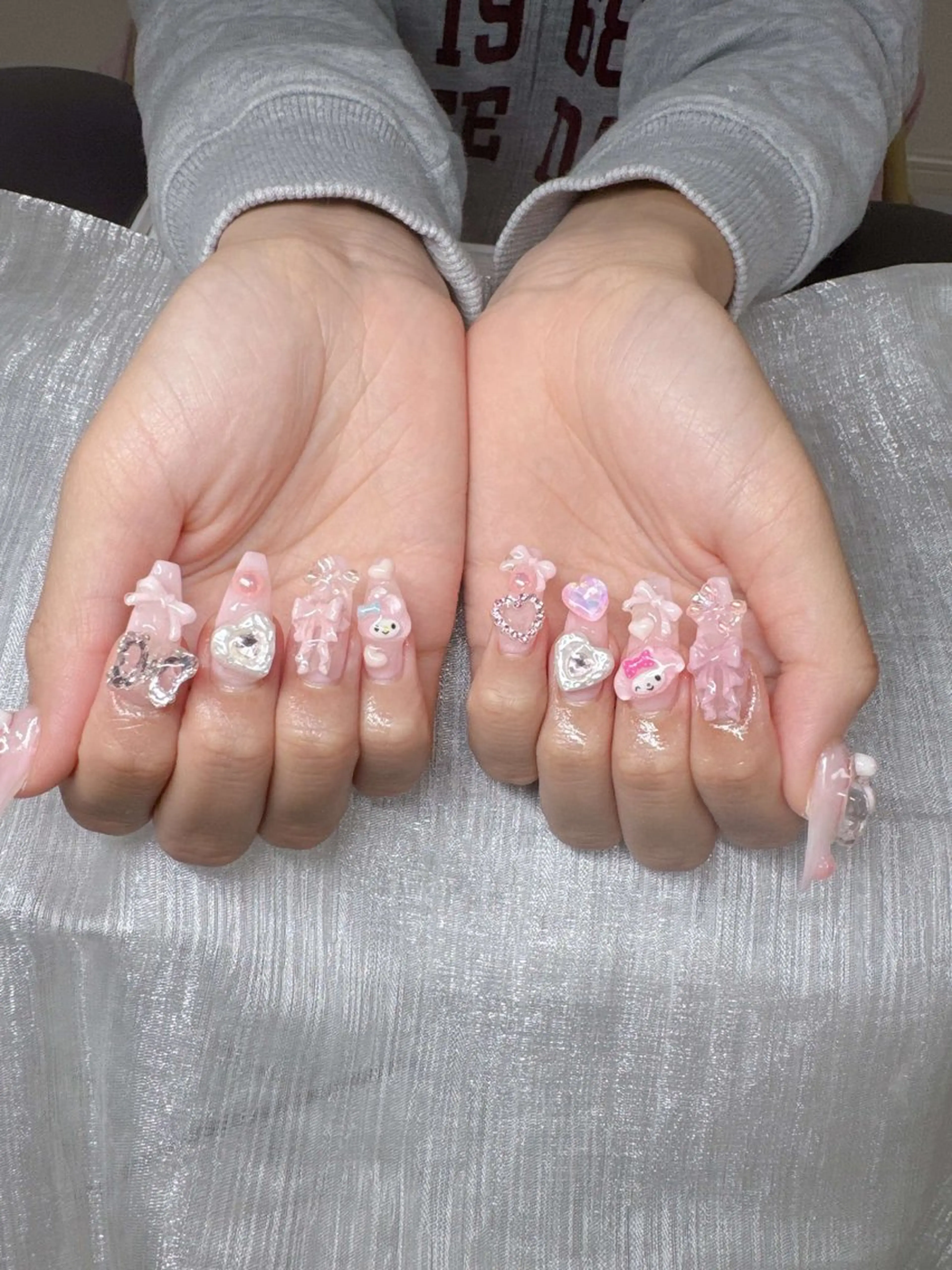 ネイル 長さ出し グラデーション 卒業式 キラキラネイル マグネットネイル Lee Nailsのネイルデザイン