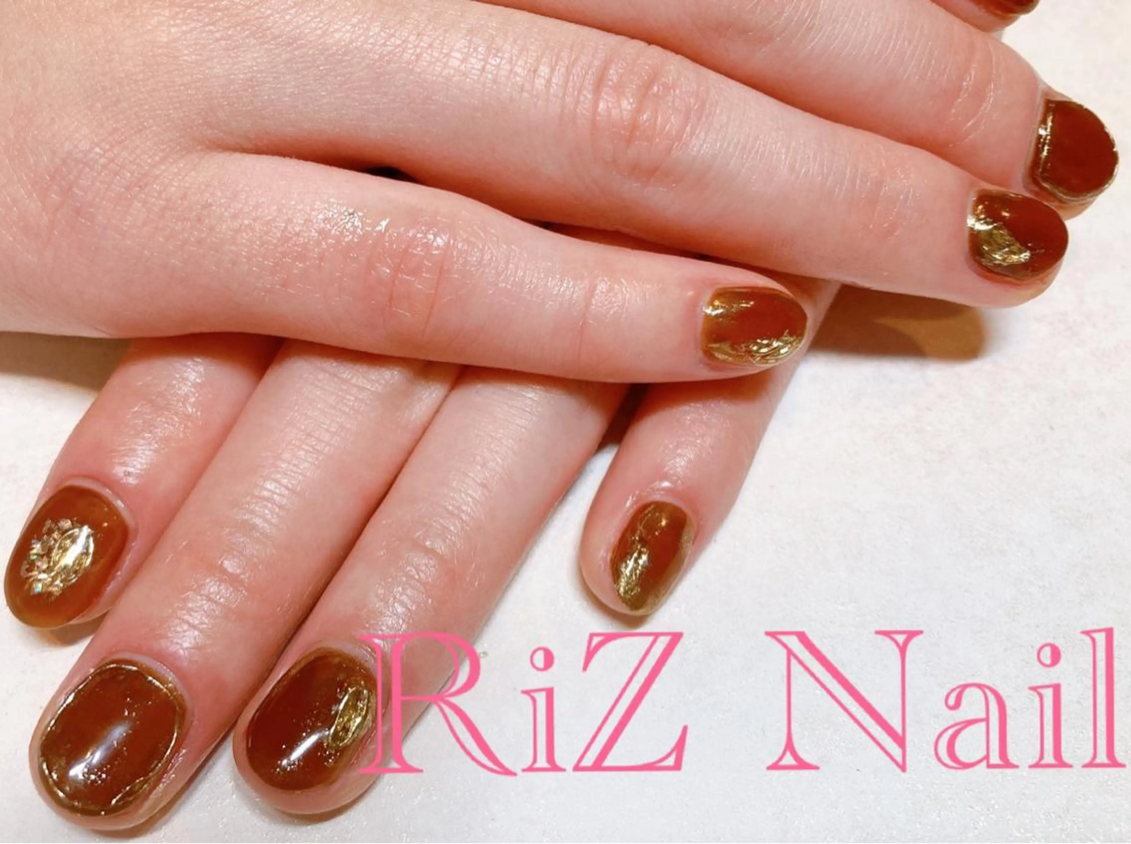 ネイル アートネイル ブラウン ゴールド ミラーネイル RiZ nail salonのネイルデザイン
