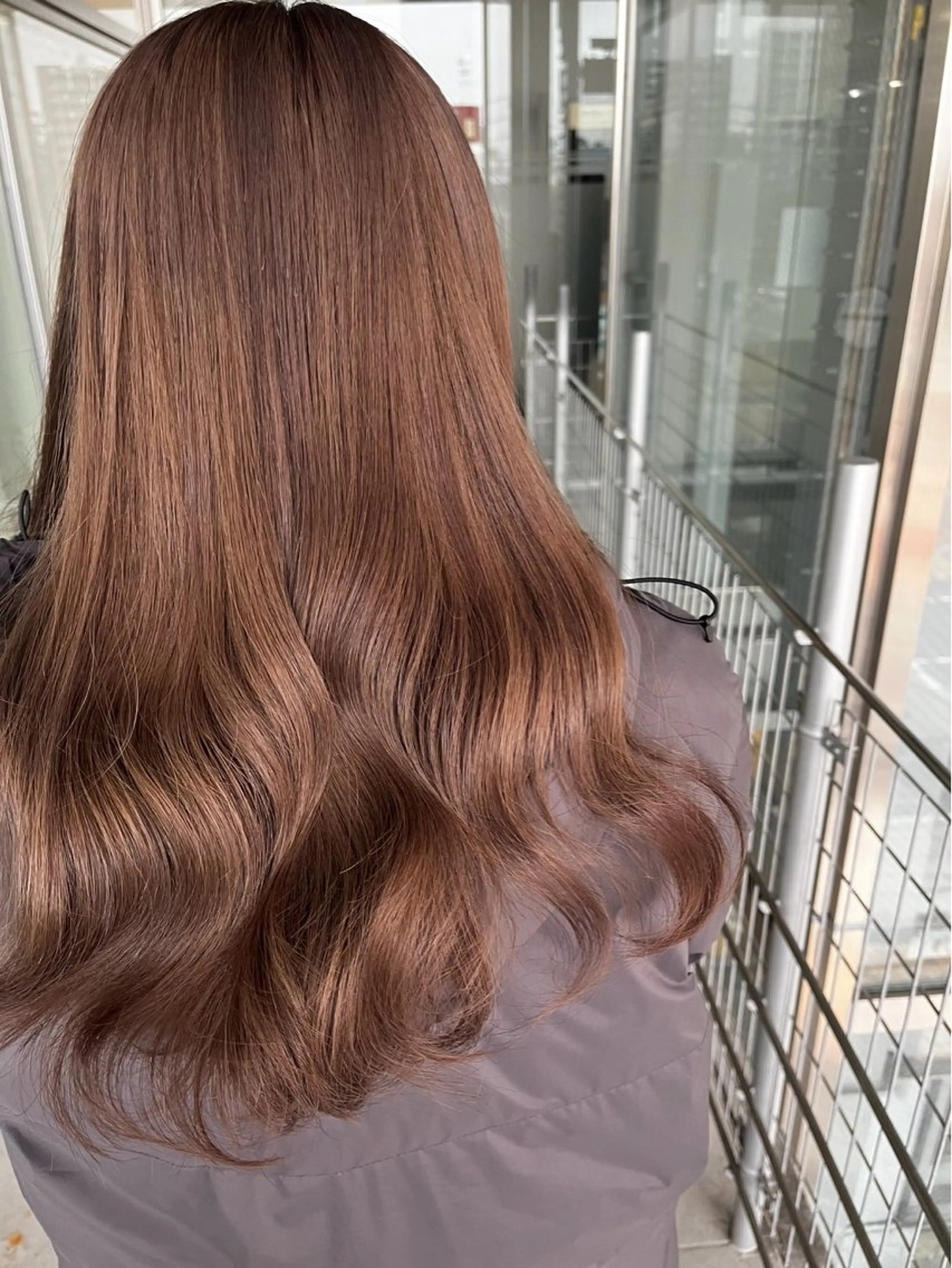 ロング カラー ブラウンカラー ナチュラルブラウン ロング ヘアカラー SALTO hair design所属・SALTO すずのヘアスタイル