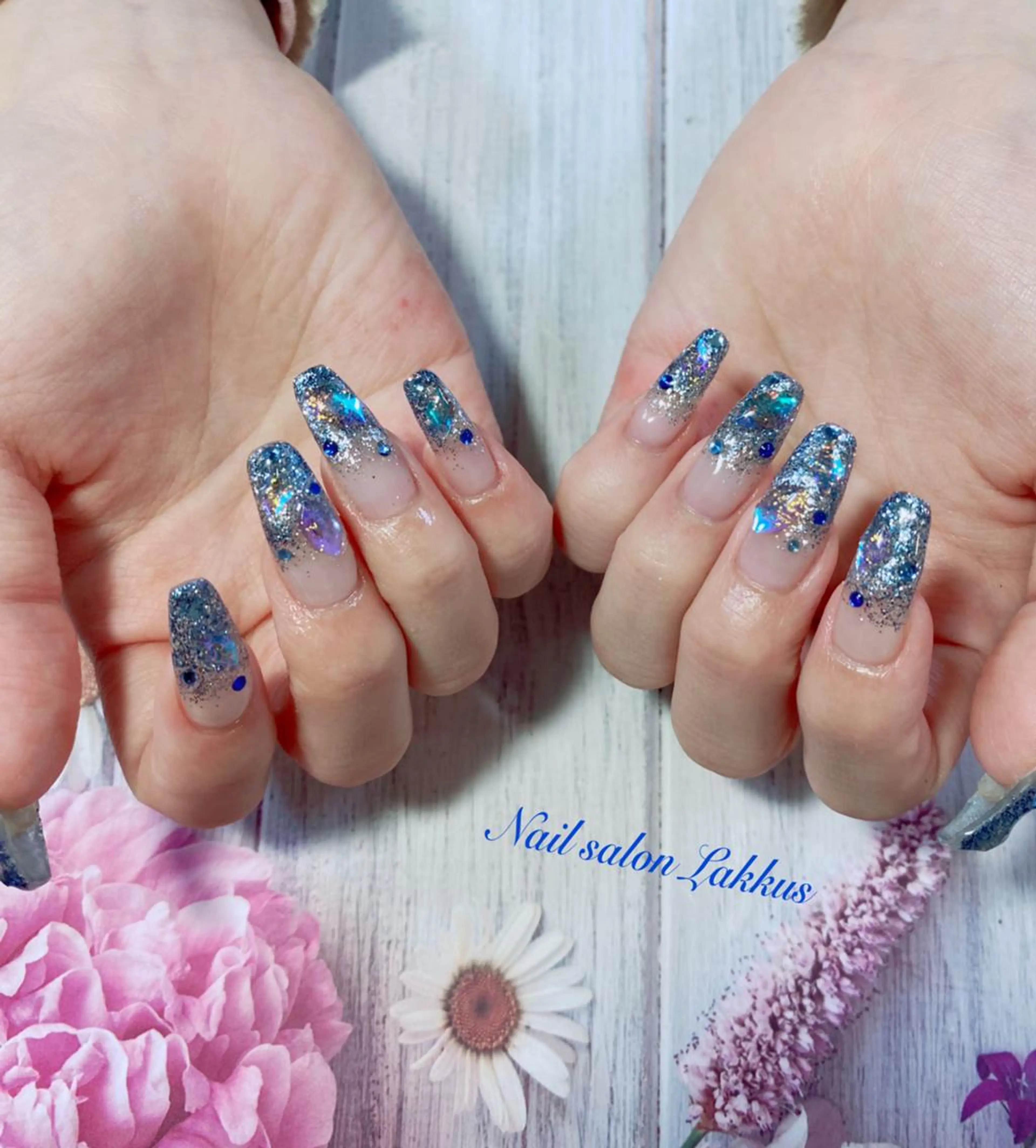 ネイル ジェルネイル ラメ(グリッター) ラメグラデーション ロングネイル Lakkus T－CHIのネイルデザイン