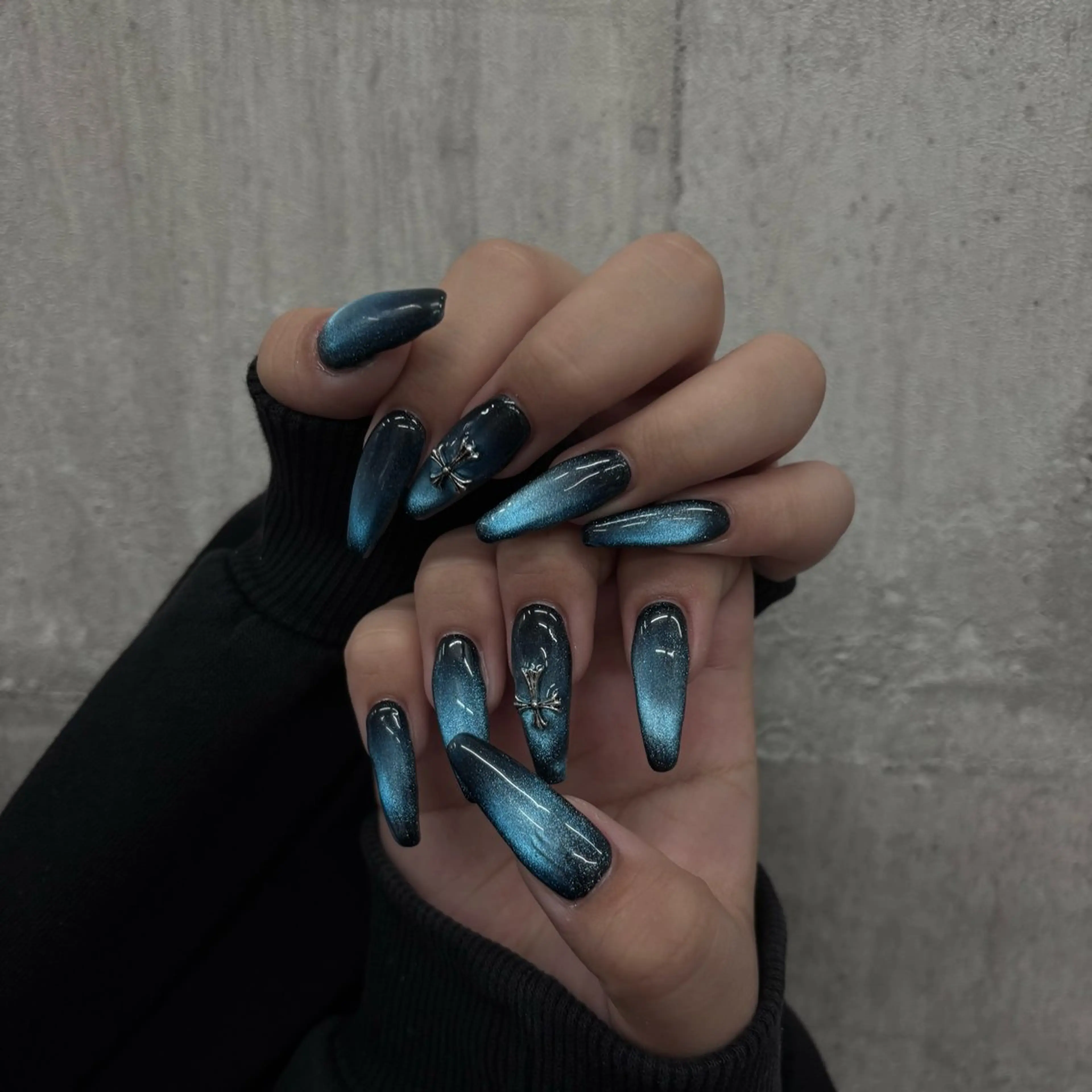 ネイル ハンドネイル WOLTOKYO 🦋shizukuのネイルデザイン