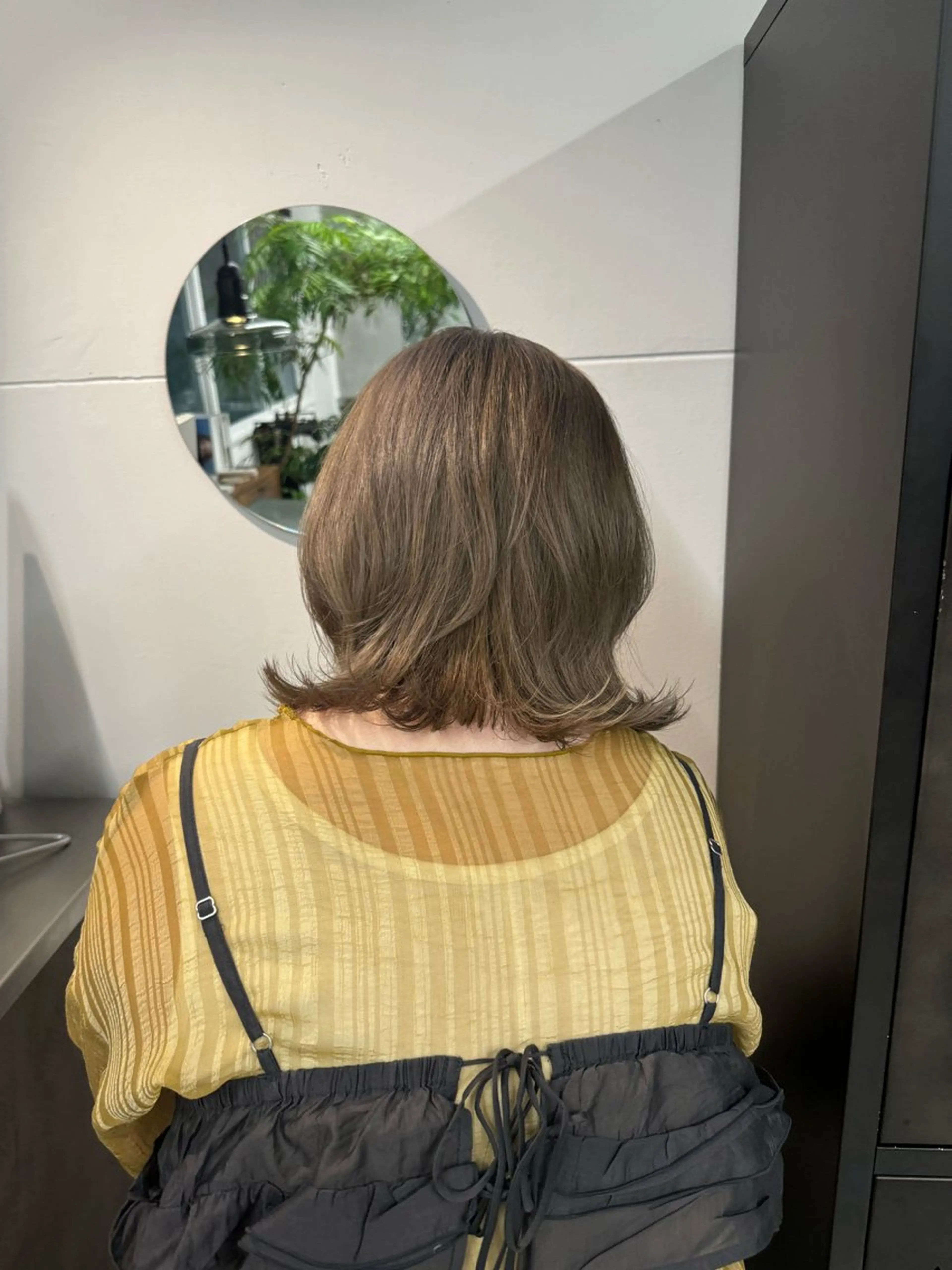 ミディアム INORI /フェイスレイヤーのヘアスタイル