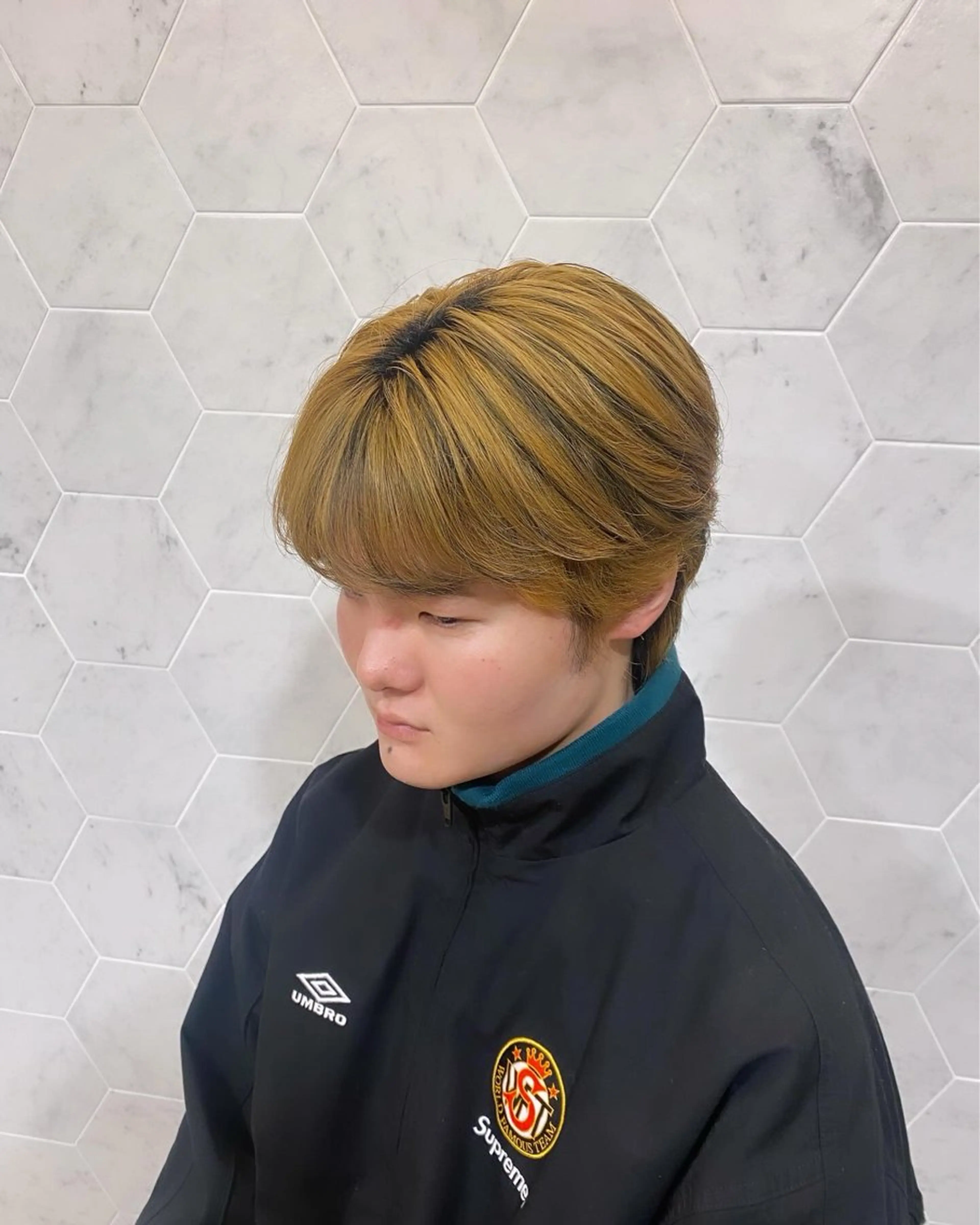 ミディアム カラー メンズ そうや🐺ブリーチ/ デザインカラーのヘアスタイル