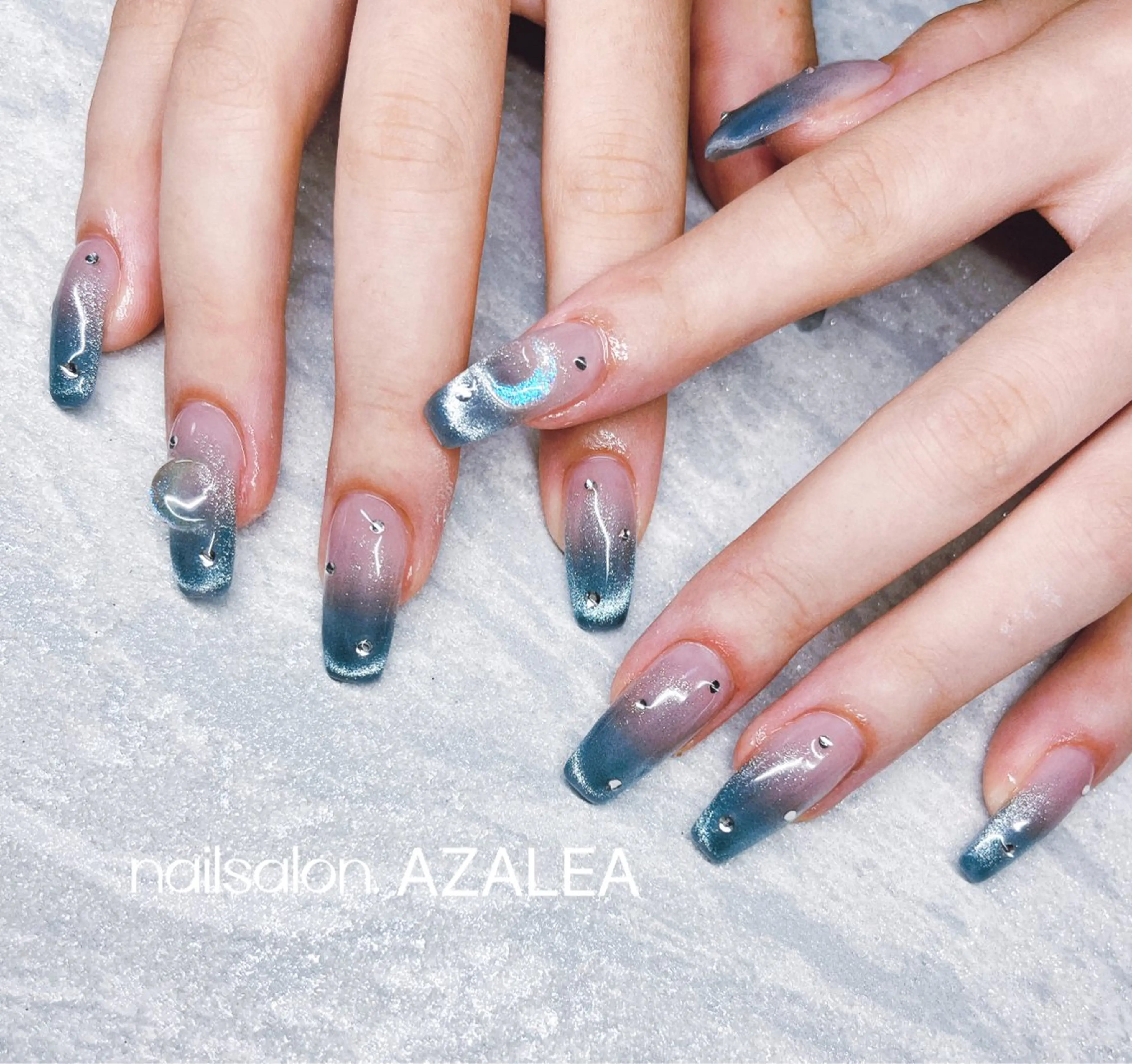 ネイル R inのネイルデザイン