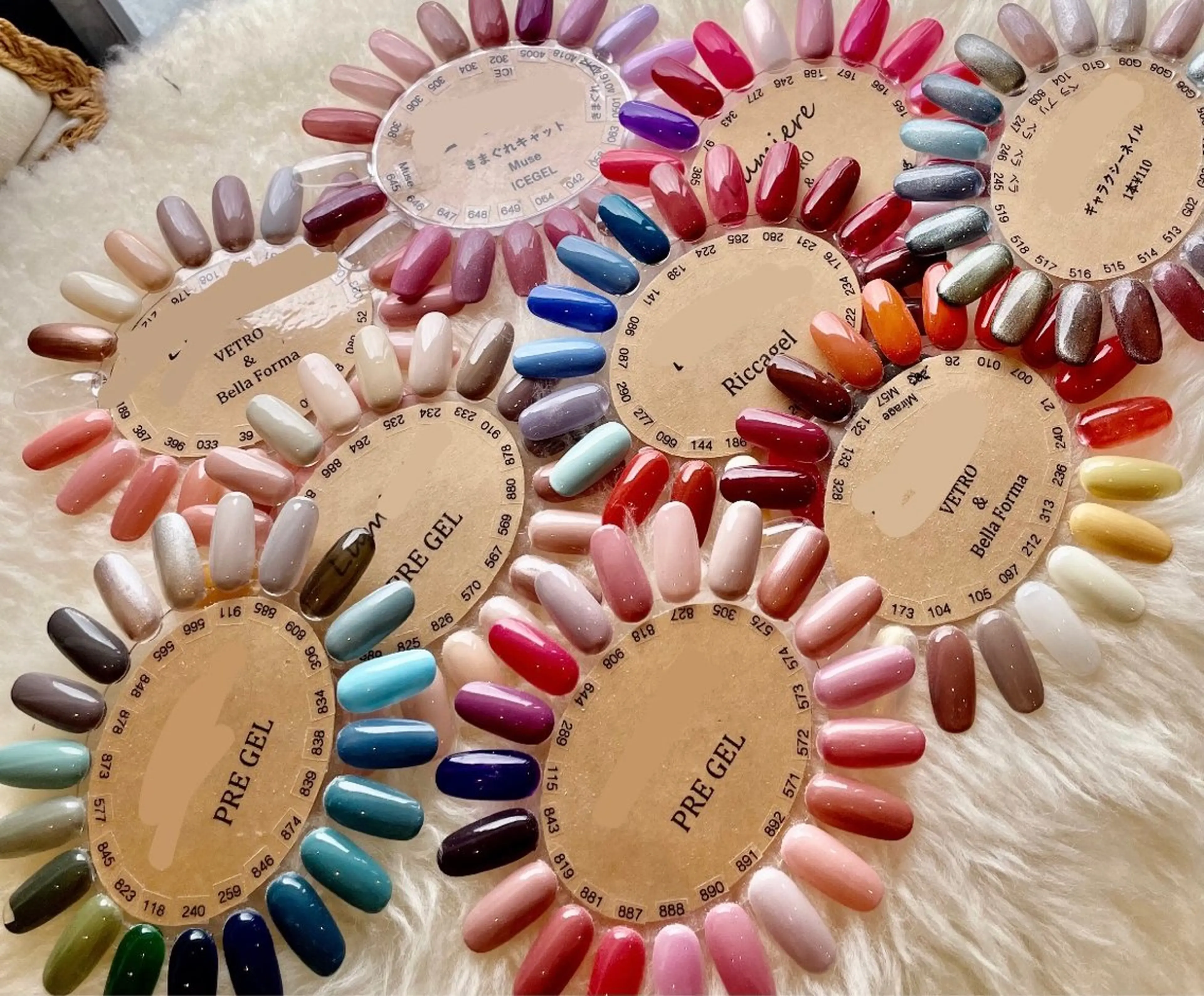 ジェルネイル　初回オフ込み　ワンカラー  1色塗り　カラー、ラメok   再来様オフ別途¥1100口コミ🆖の写真