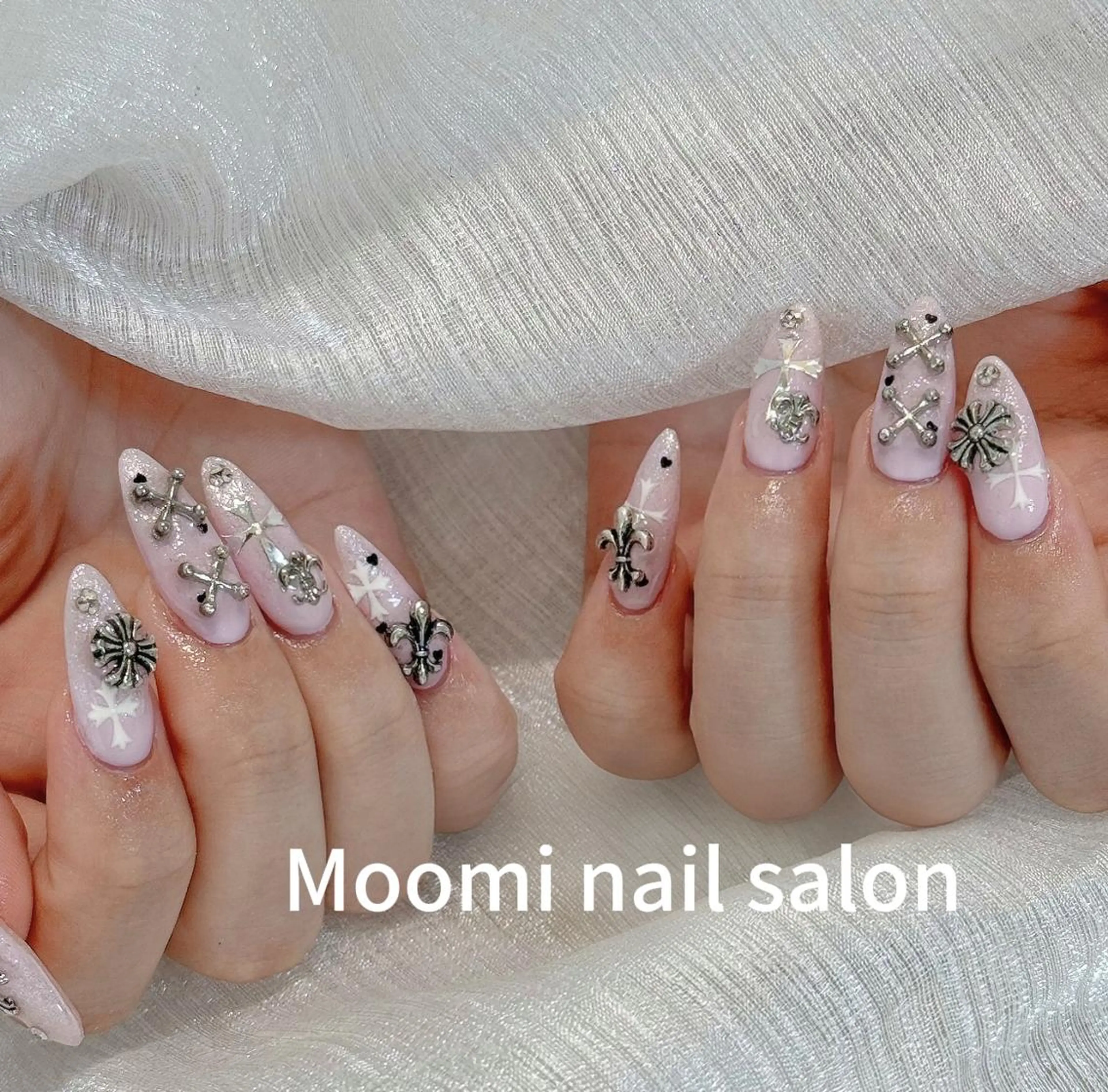 ミディアム 韓国風ヘア ハンドネイル Moomi nail salonのネイルデザイン