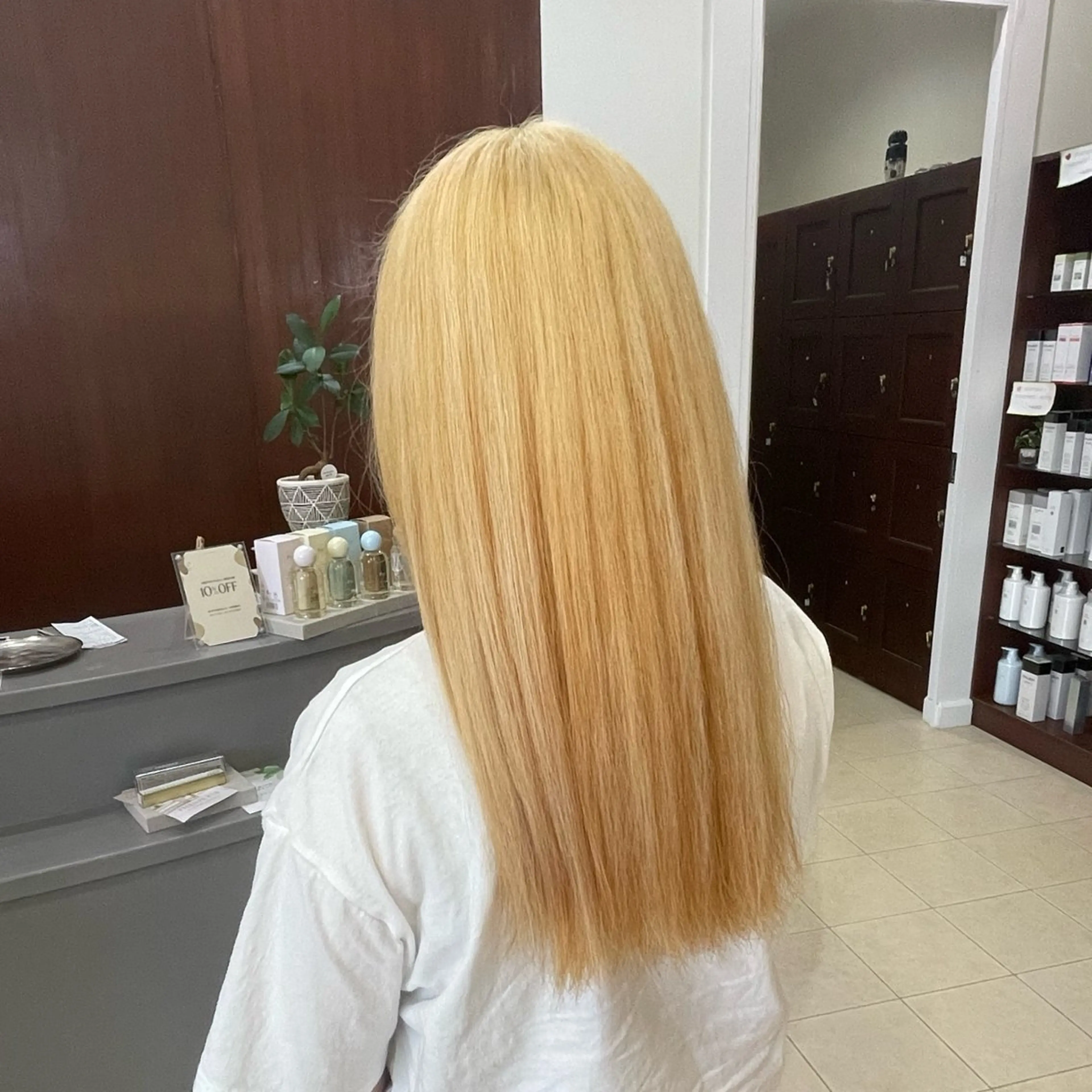 カラー ブリーチ 抜きっぱなしブロンド ブロンド ヘアカラー arika【アリカ】 Ayuiのヘアスタイル