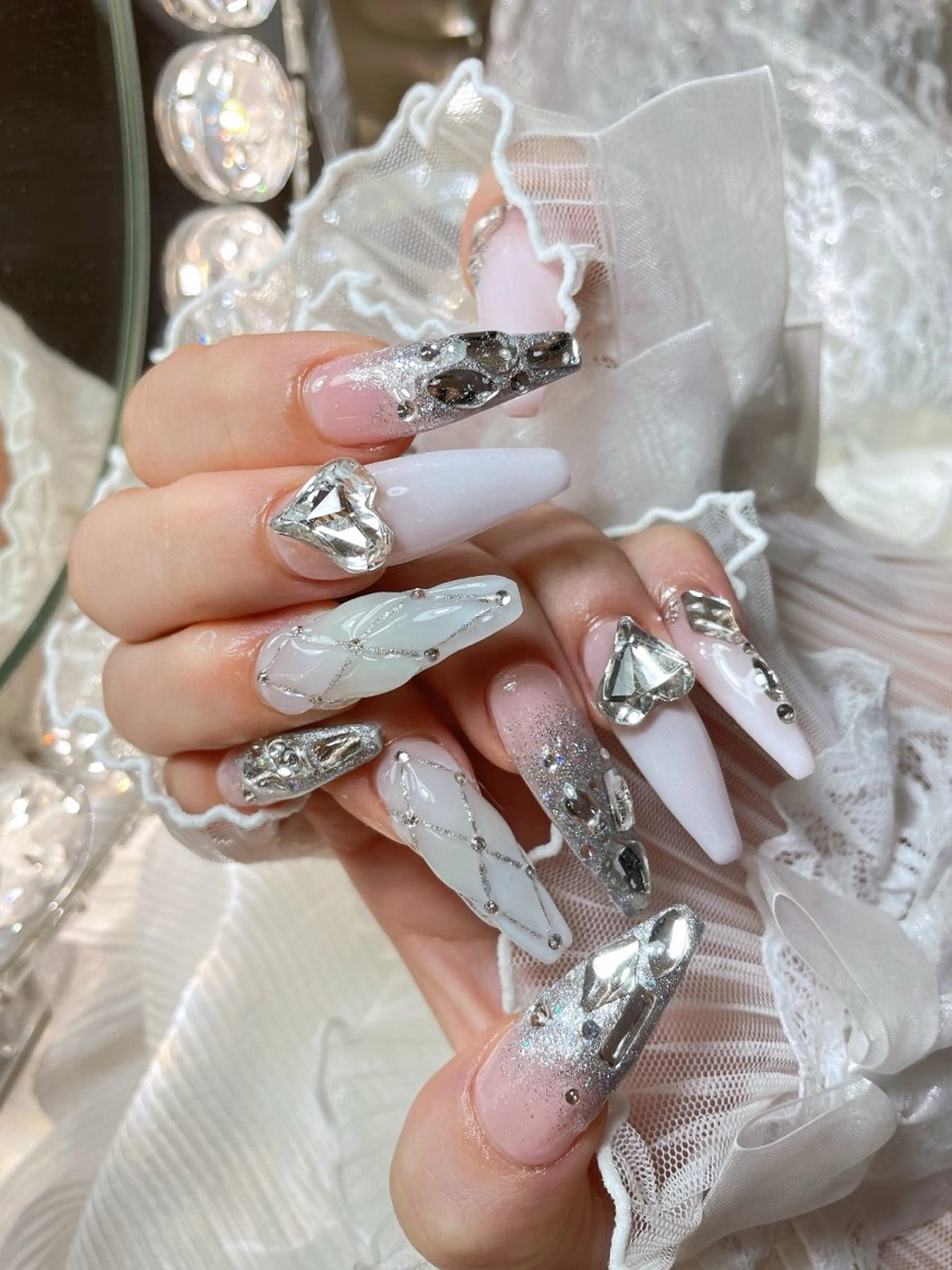 ネイル 23時まで❤︎韓国、 ワンホンネイルのネイルデザイン