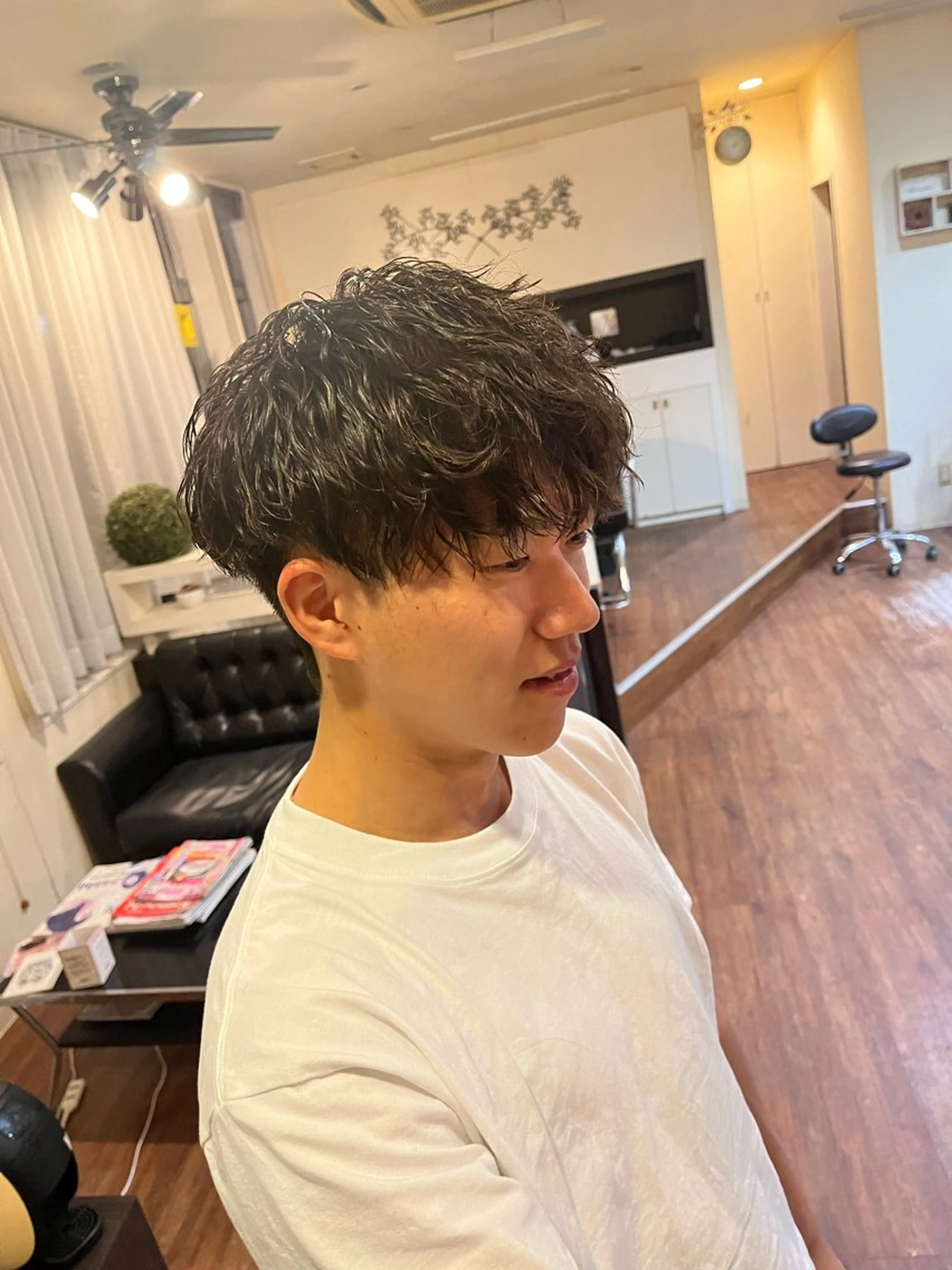 ミディアム パーマ メンズ ミディアムパーマ メンズパーマ ツイストスパイラルパーマ スパイラルパーマ パーマが得意な【最高 悠斗】のヘアスタイル