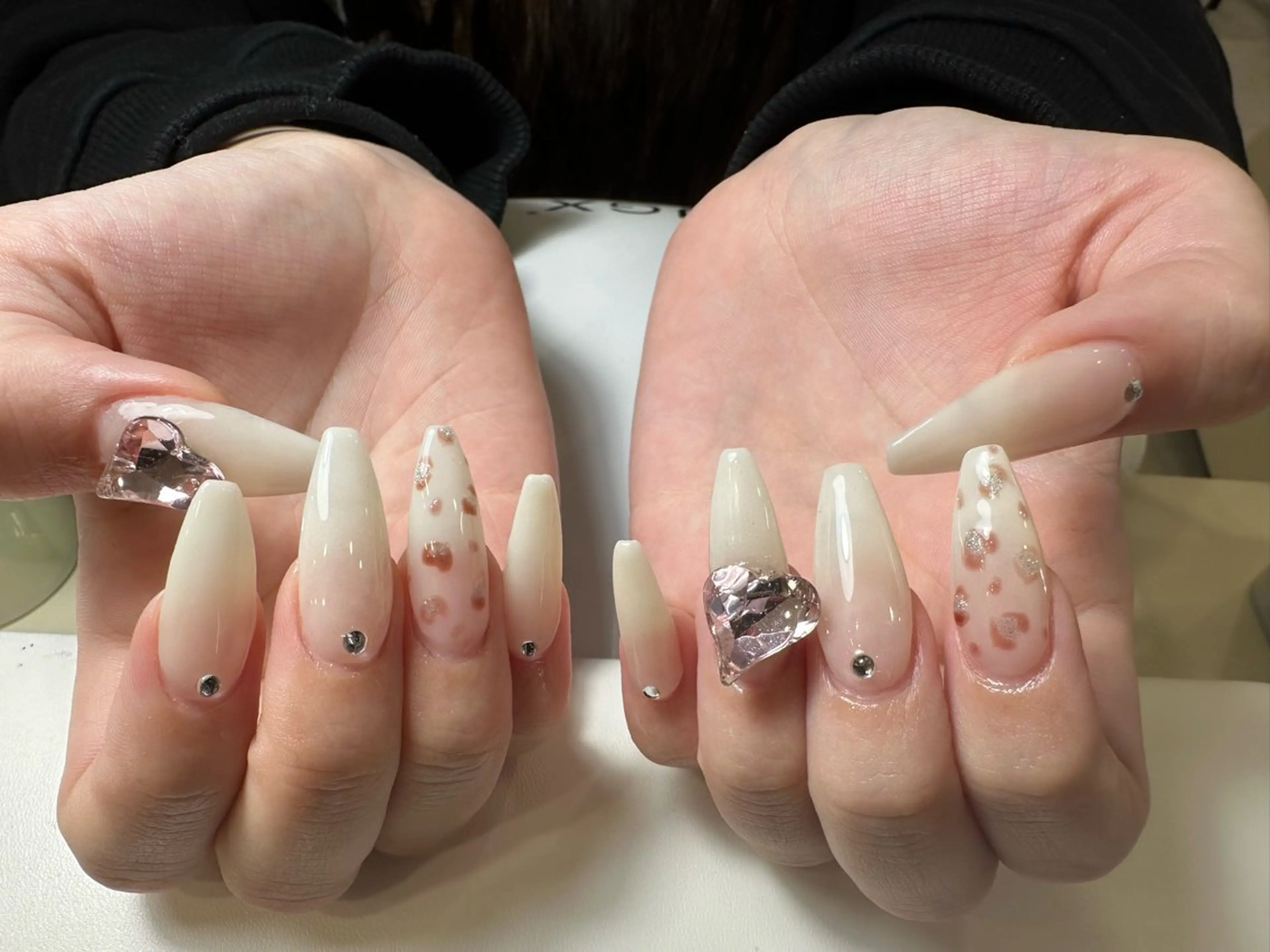 ネイル アニマル柄 グラデーション ハート マグネットネイル ハンドネイル Rin Nailのネイルデザイン